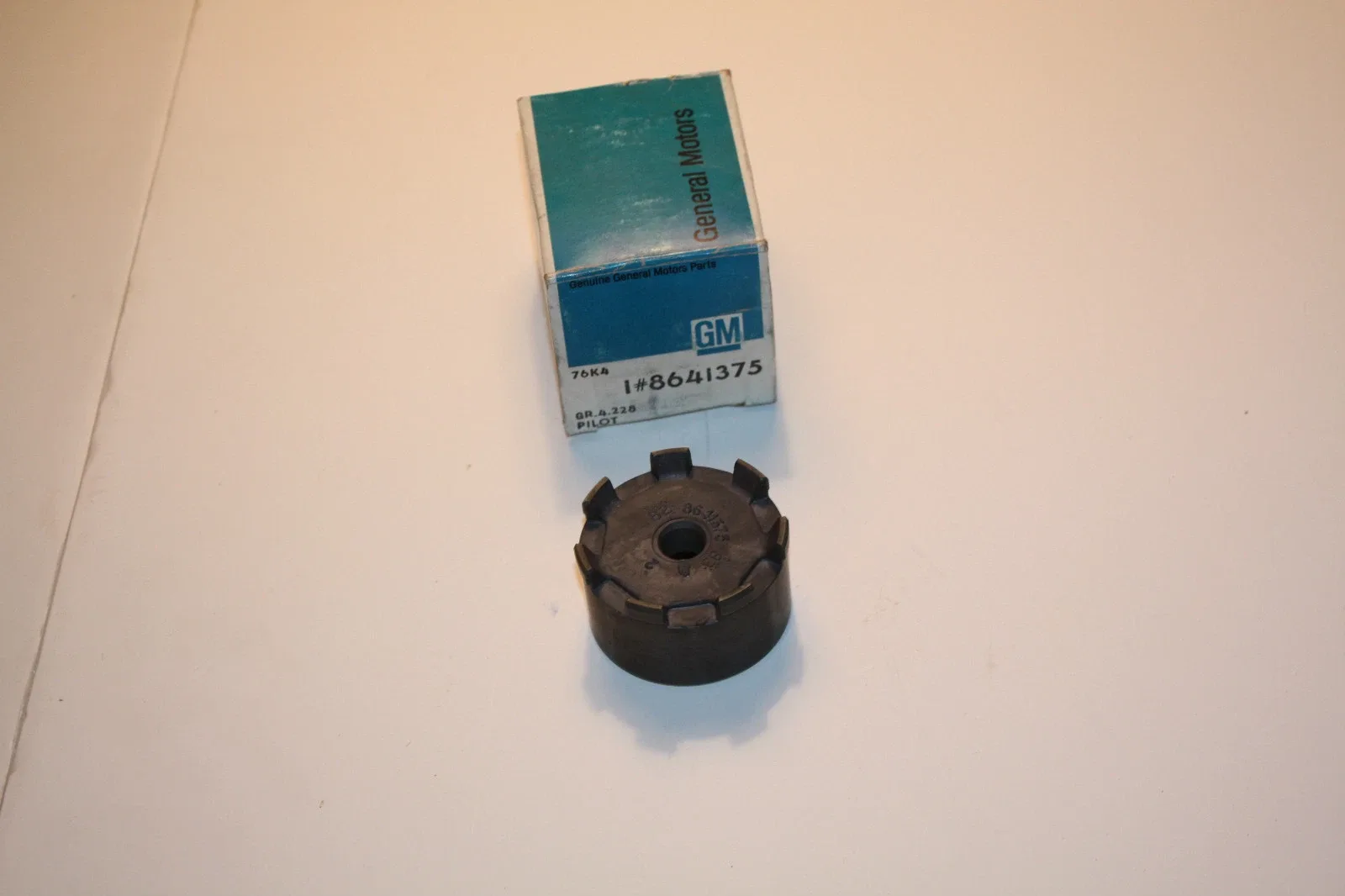 8641375 PILOT TRANSMISSION INTER APPLY SERVO GM CARS 1980-1984 GM OEM