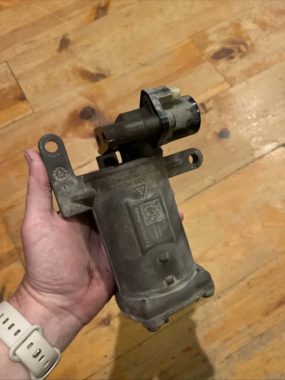 2018-2021 Chevrolet Equinox 1.5L Transmission Servo Accumulator OEM 24284860 image 2