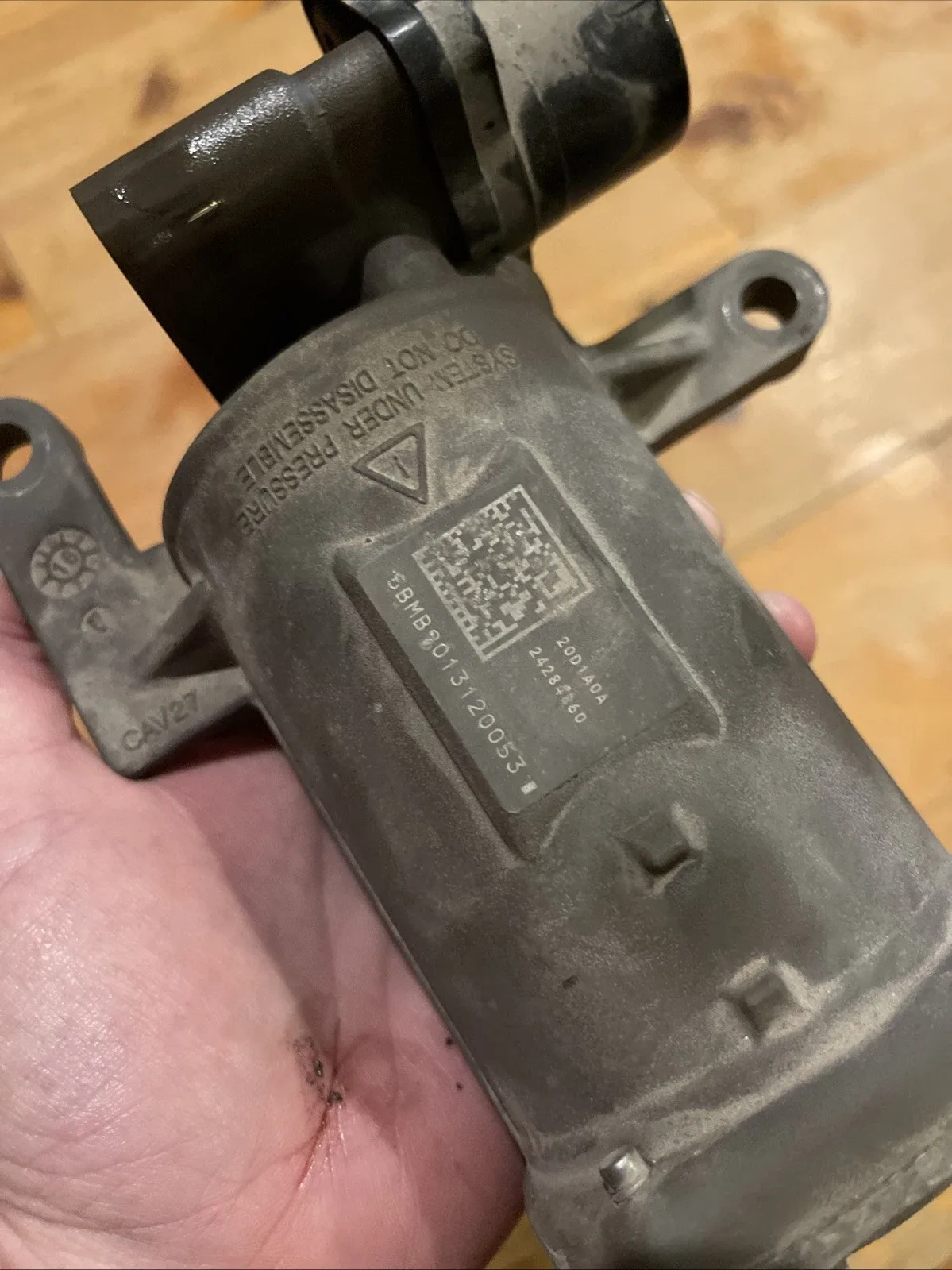 2018-2021 Chevrolet Equinox 1.5L Transmission Servo Accumulator OEM 24284860 image 3