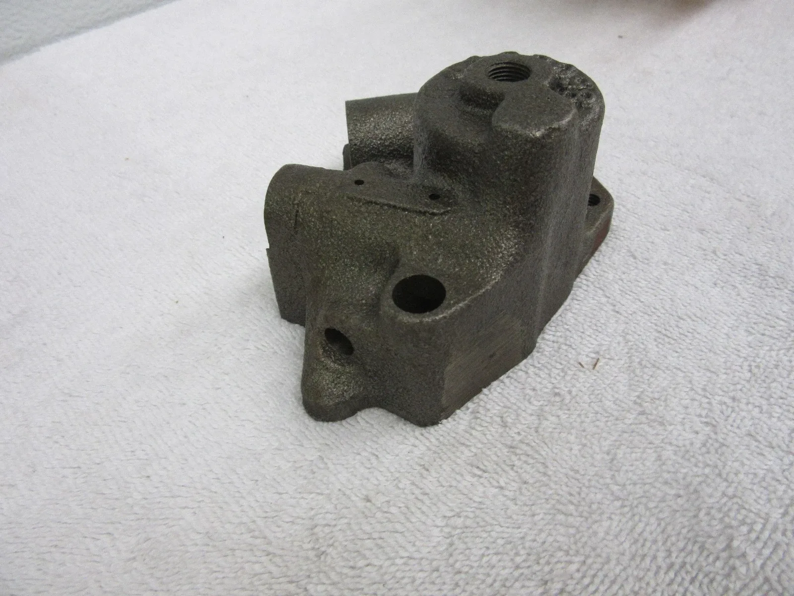 1950-1951 GM Hydramatic Transmission Servo Body MPN 8611742 image 4