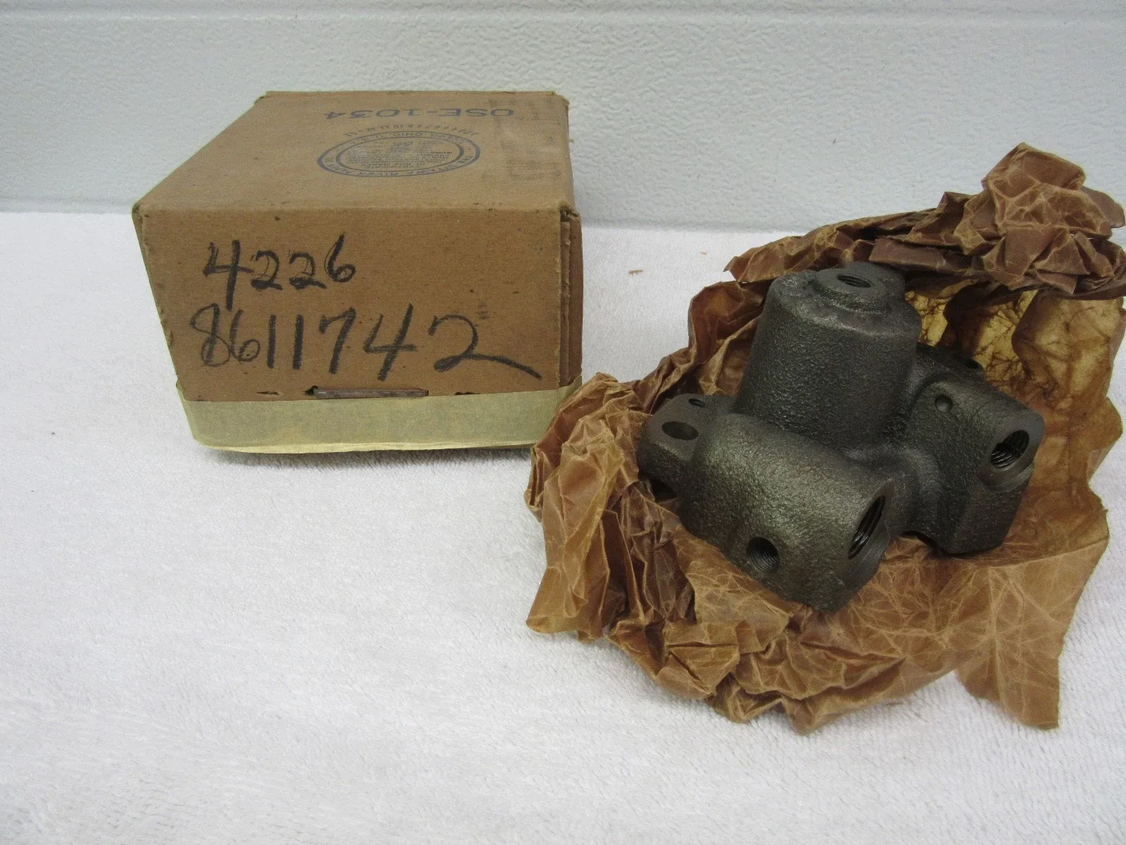 1950-1951 GM Hydramatic Transmission Servo Body MPN 8611742