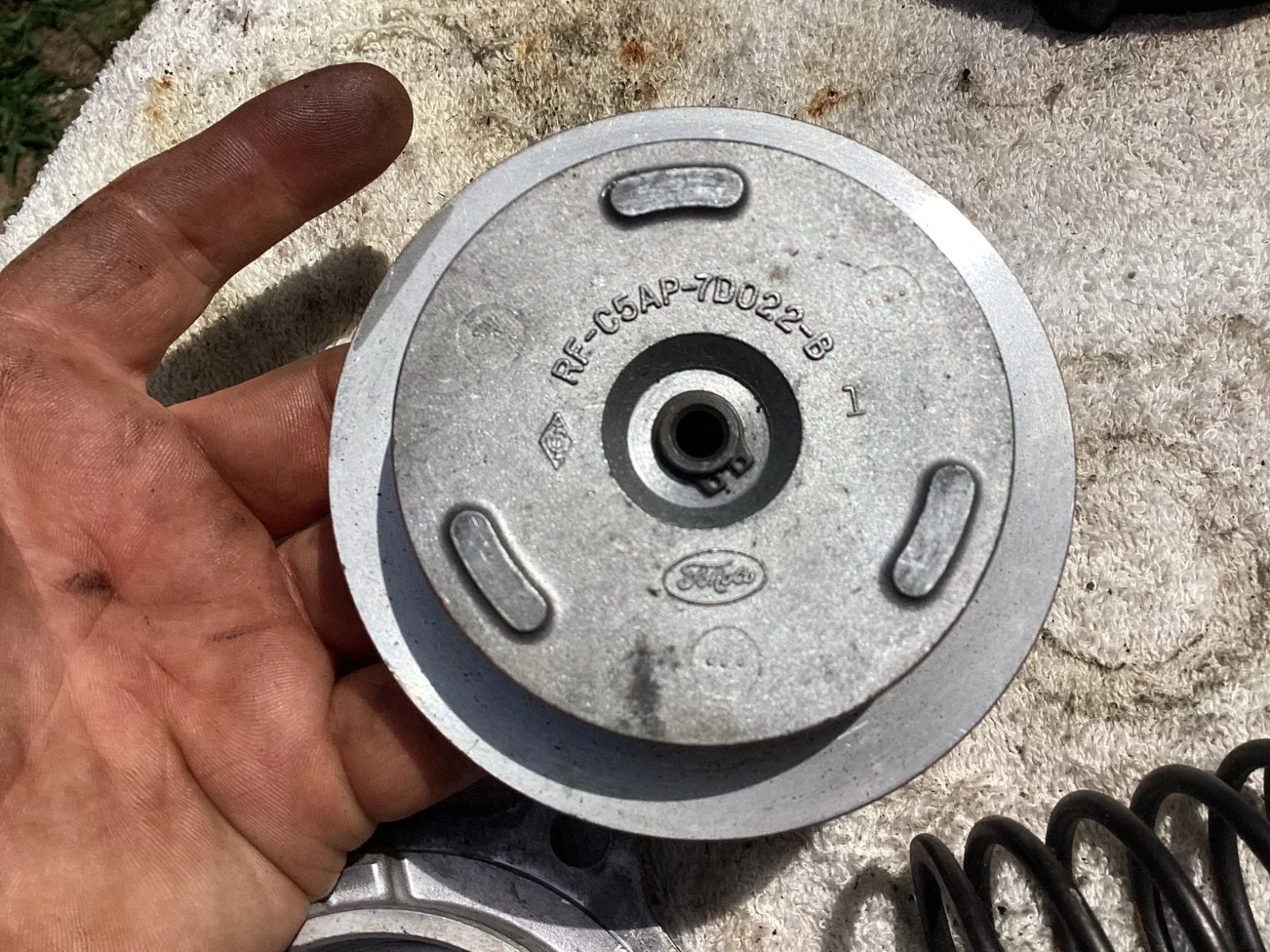 Ford  C4 Auto Trans A Servo     OEM Used     with Spring & Bolts image 4