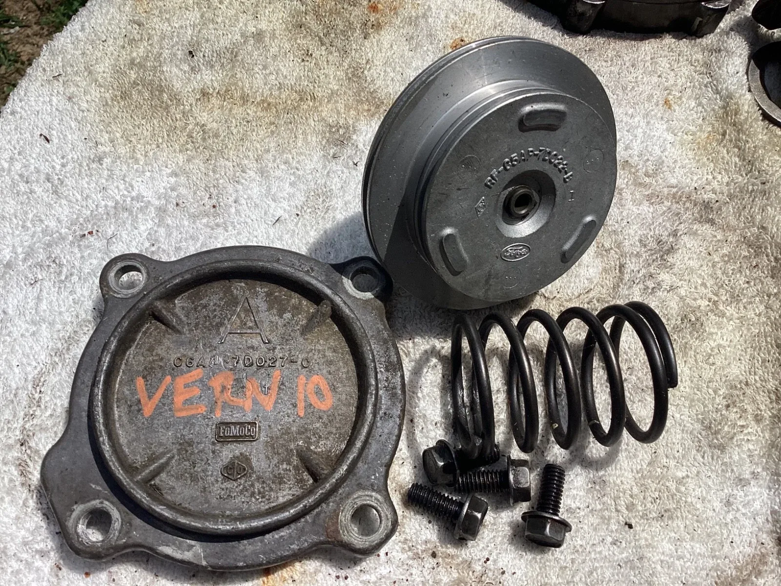 Ford  C4 Auto Trans A Servo     OEM Used     with Spring & Bolts
