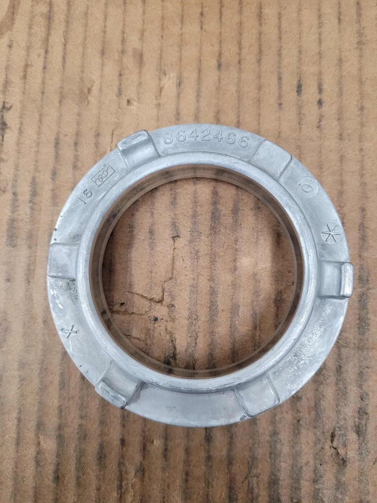 700R4 / 4L60 / 4L60E 2-4 Servo Assembly / Servo Cover — Mfg P/N 553 image 3