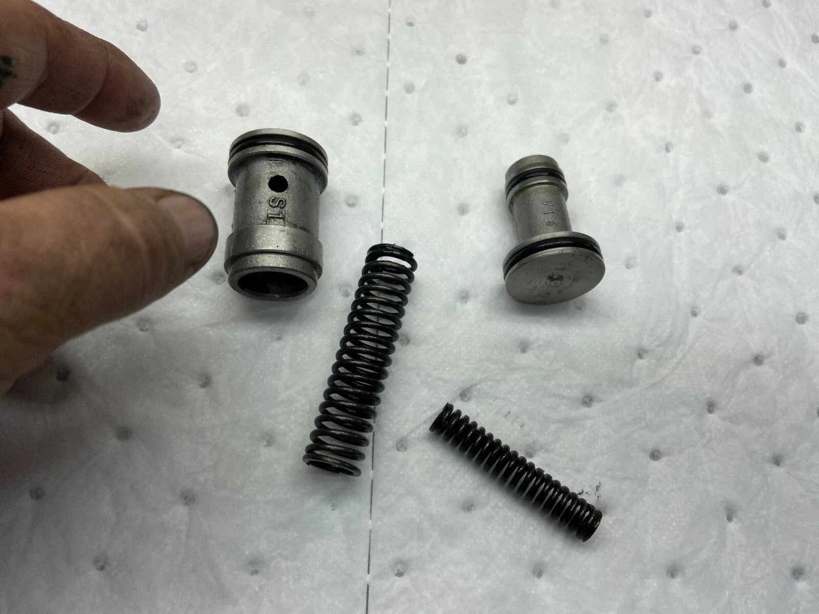 1989-1994 Geo Metro Automatic Transmission Servo Set KJUU46SFY545 image 4