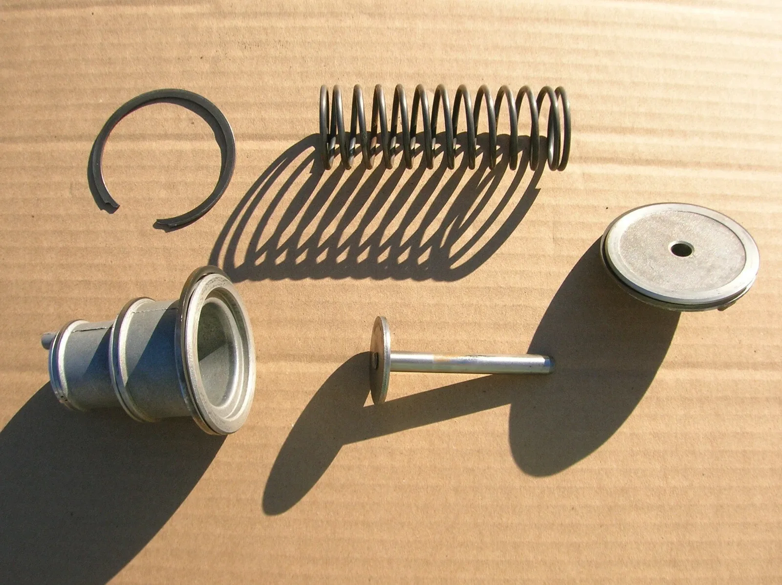 1956-1961 Iron Torqueflite 2nd Kickdown Servo Assembly - Mopar E-1736218