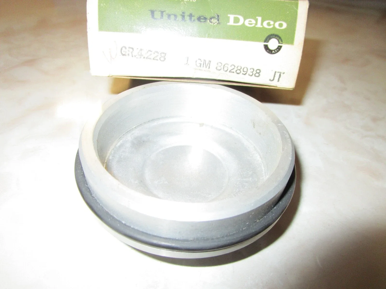 1976-1978 Buick/Pontiac & 1978 Cadillac Automatic Transmission Servo Cover MPN 8628938 image 4