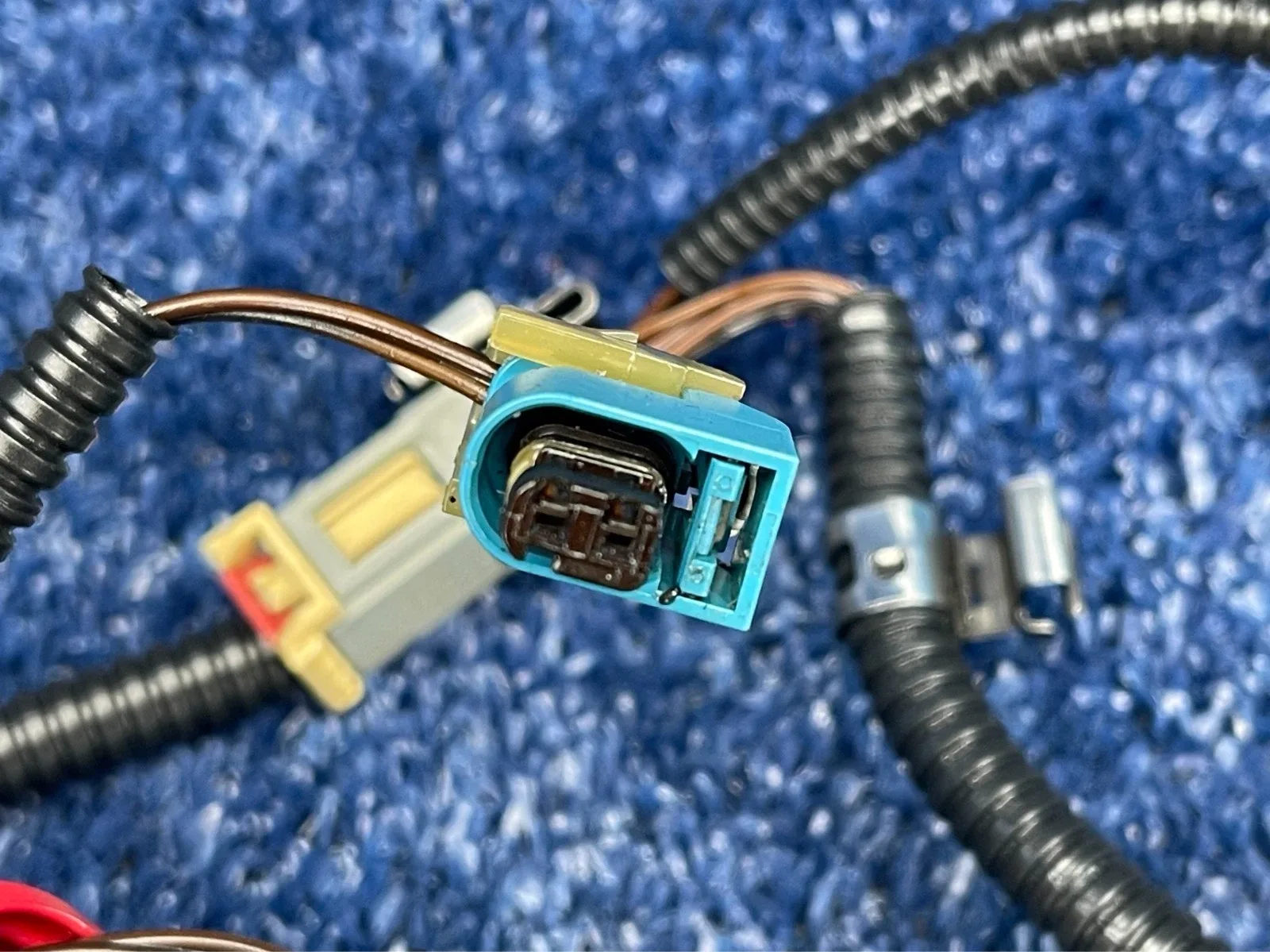 2016-2018 Cadillac CT6 Automatic Transmission Internal Wiring Harness MPN 2138339-7 image 4
