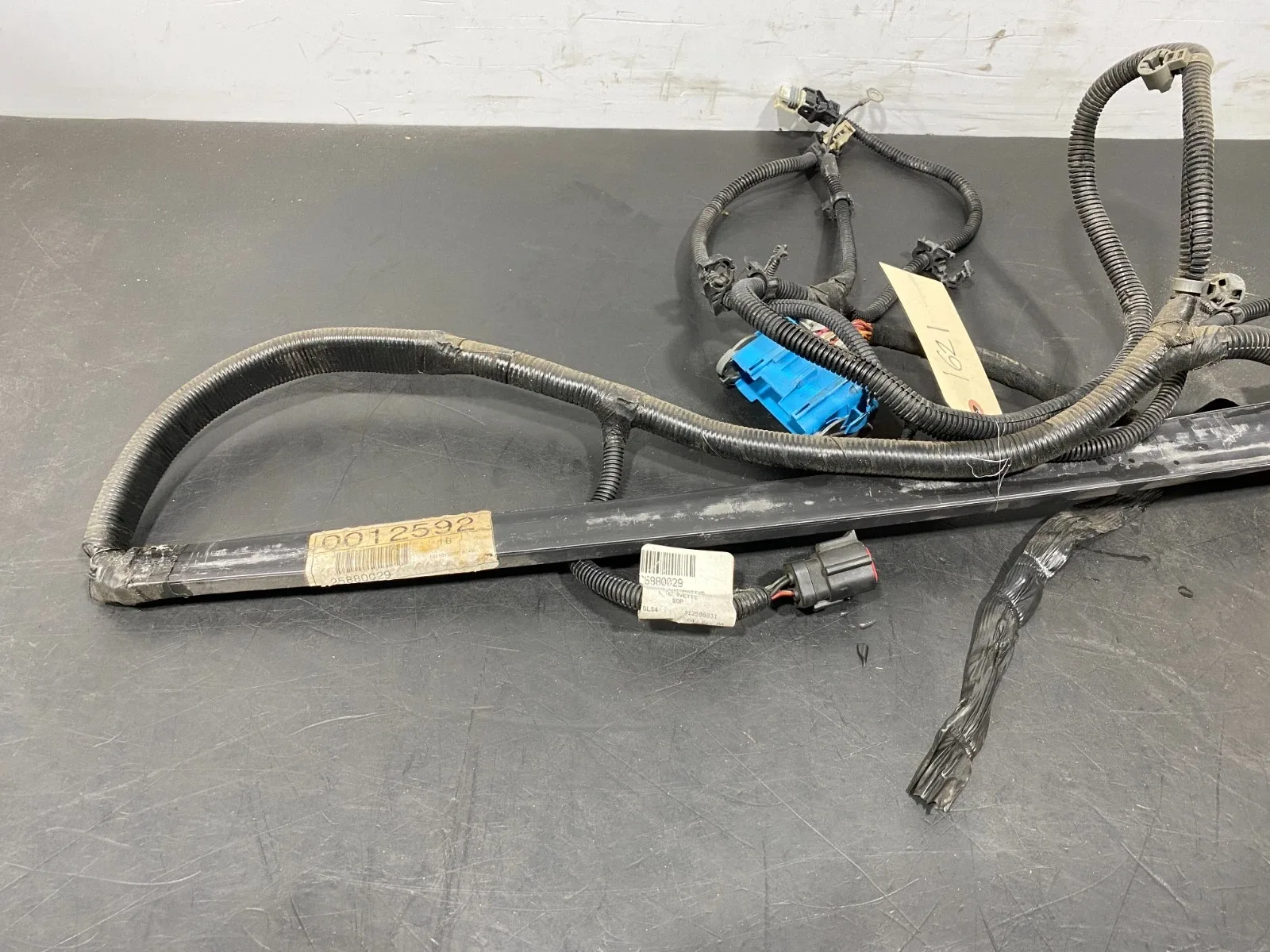 2008 Chevrolet Corvette C6 Transmission Tunnel Wiring Harness (6L80E) OEM image 3