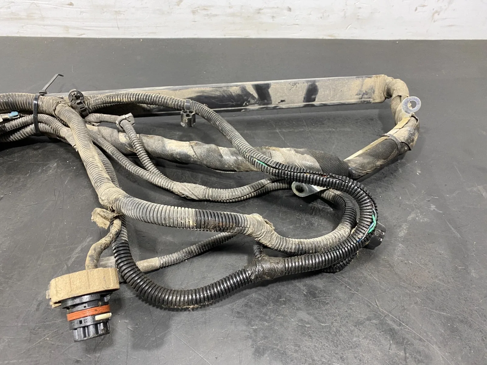 2006 Chevrolet Corvette (C6) Transmission Tunnel Wiring Harness 15802626 OEM image 3
