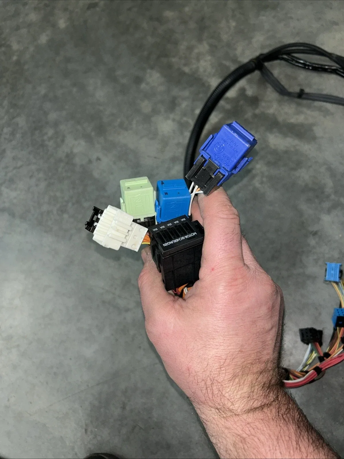 2005 BMW Z4 E85 Automatic Transmission Wiring Harness image 4