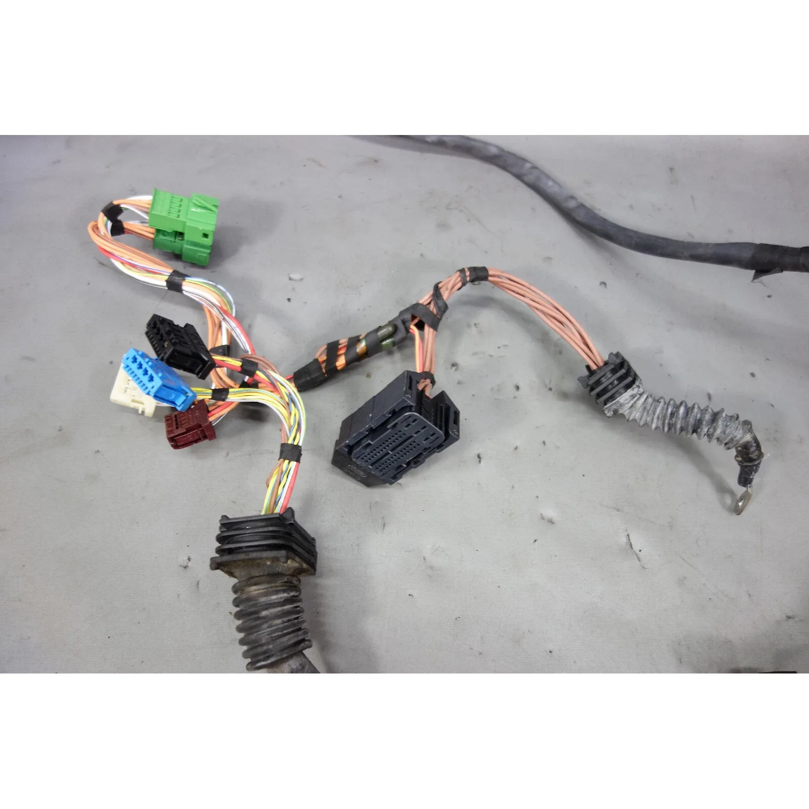 2009-2011 BMW Z4 (E89) 30i Sport Automatic Transmission Wiring Harness MPN 12517584720 image 2