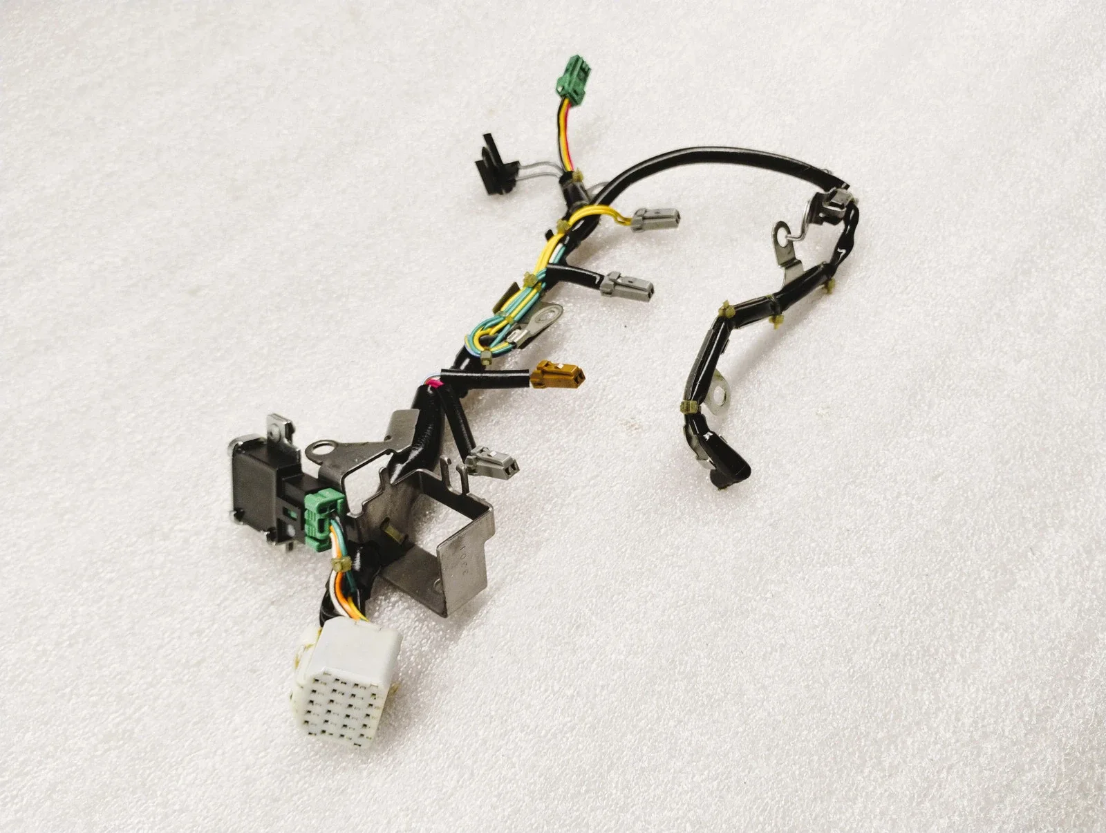 2012 Nissan Versa JF015E RE0F11A Wire Harness (MPN: K212989) image 3