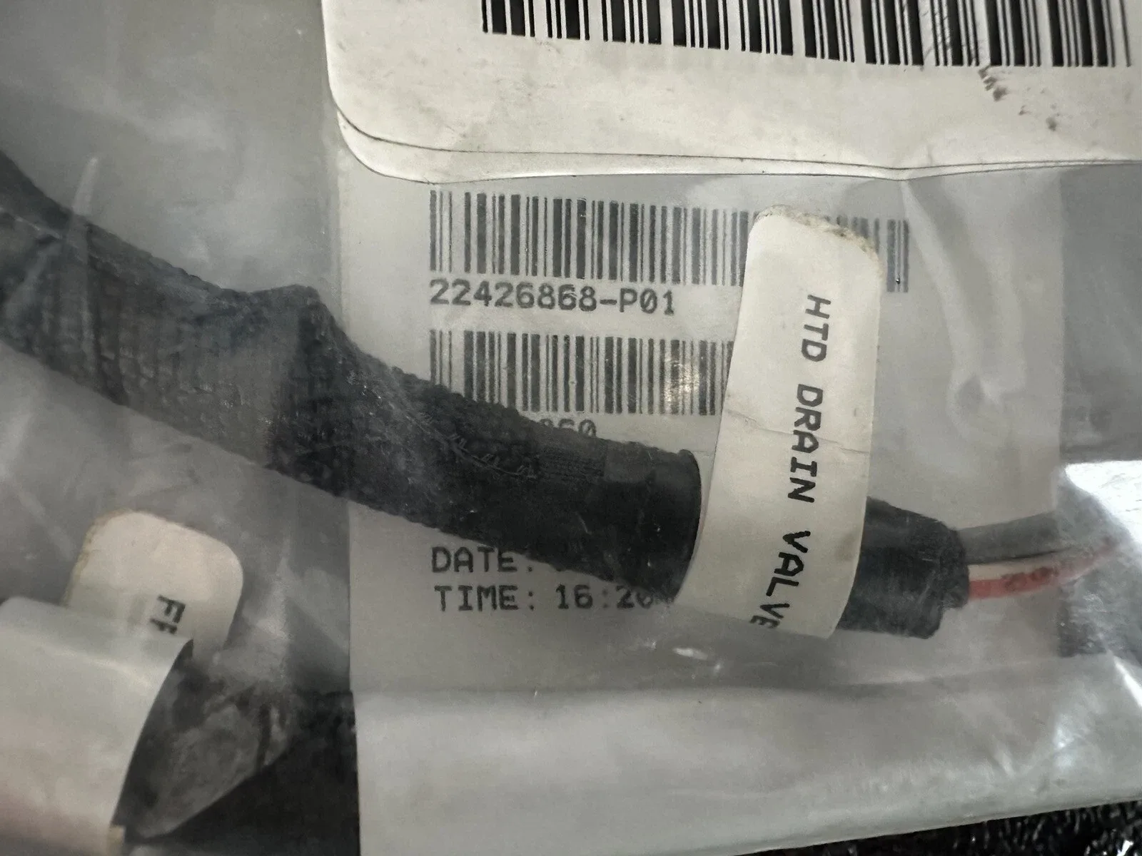 Mack Transmission Temperature Sensor Pigtail F11 Volvo wire cable 22426868 truck image 4