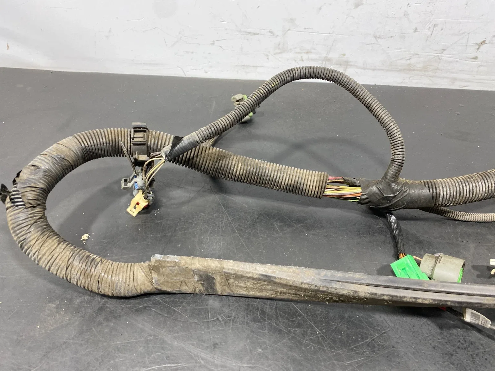 1998 Chevrolet Corvette C5 Automatic Transmission Tunnel Wiring Harness (Used) image 2