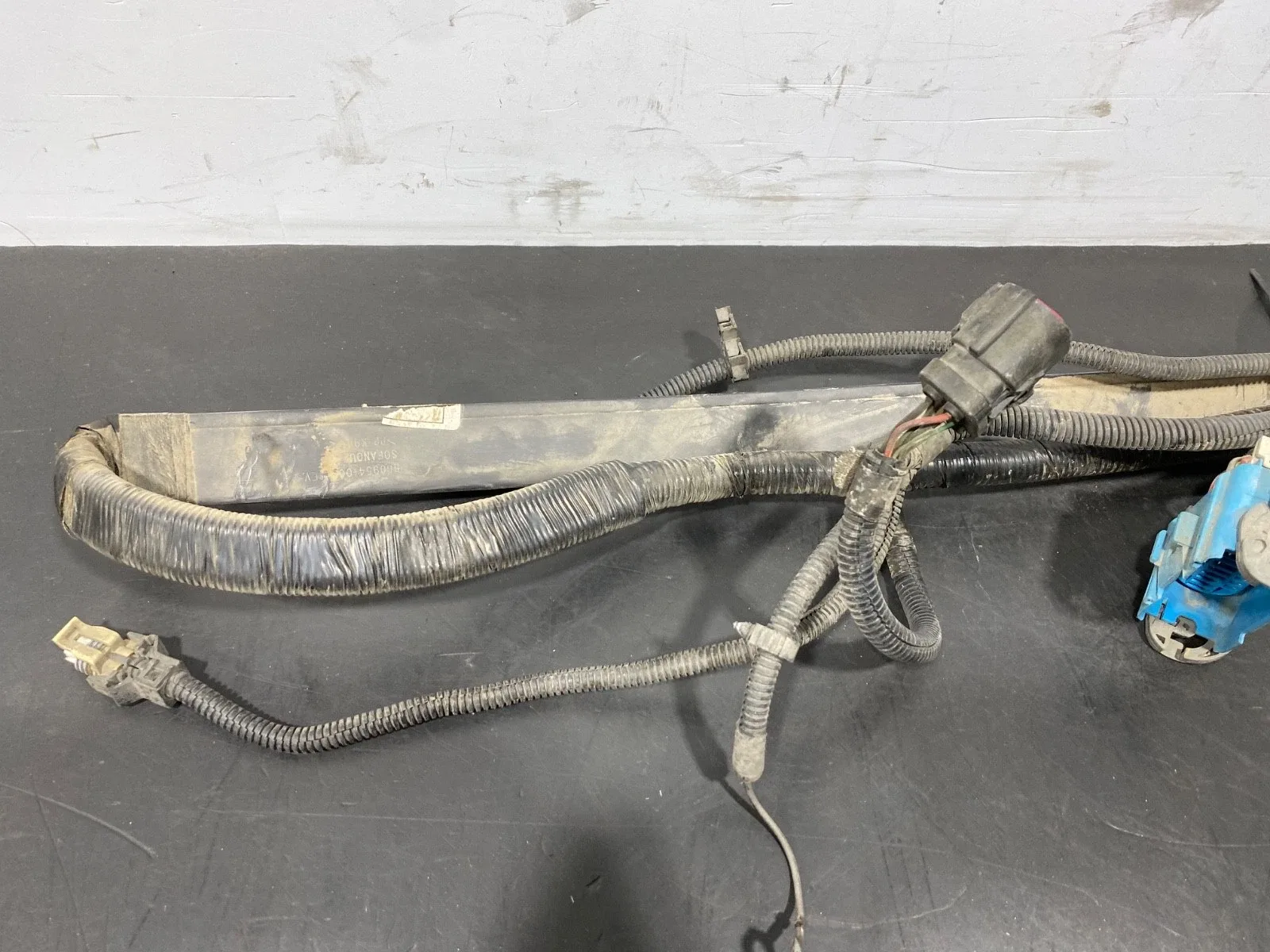 2007 Chevrolet Corvette C6 Transmission Tunnel Wiring Harness OEM image 2