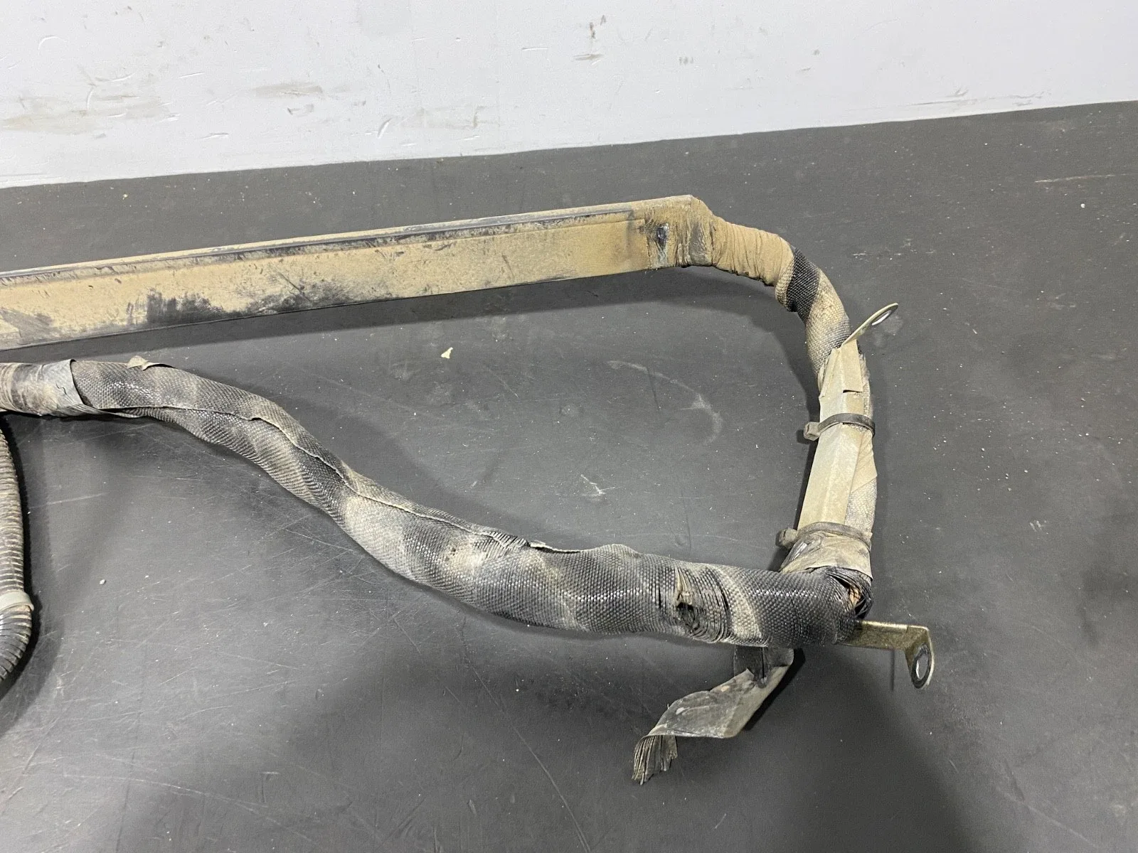 2007 Chevrolet Corvette C6 Transmission Tunnel Wiring Harness OEM image 4