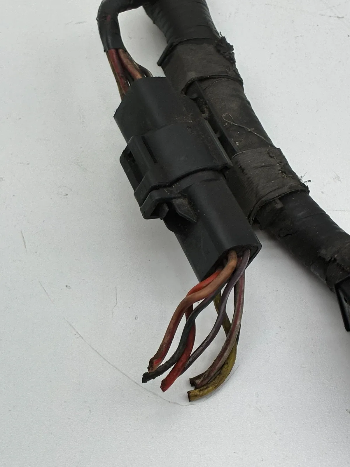 2006 Ford Expedition 4R75E Transmission Wiring Harness - Used (For Parts) image 3