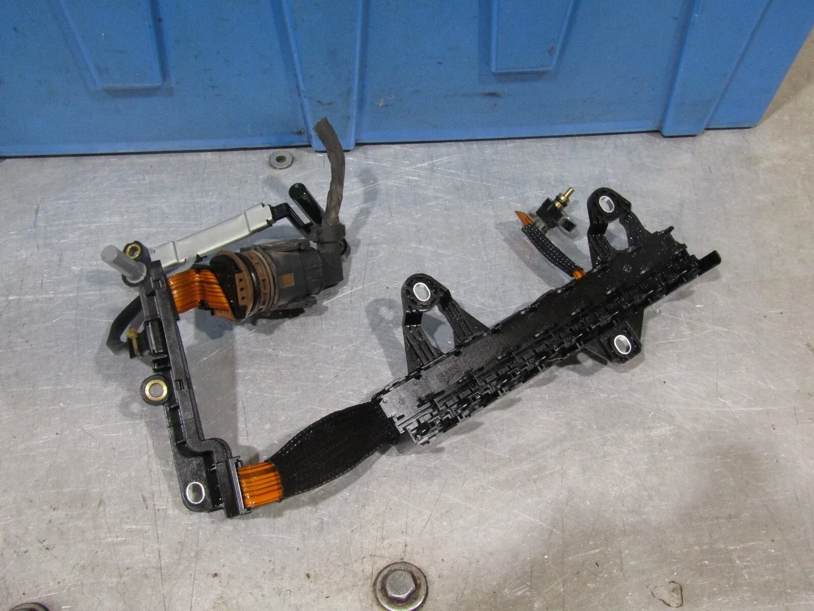 2010-2013 Hyundai Tucson 2.4L OEM transmission solenoid wiring harness 11 12 13
