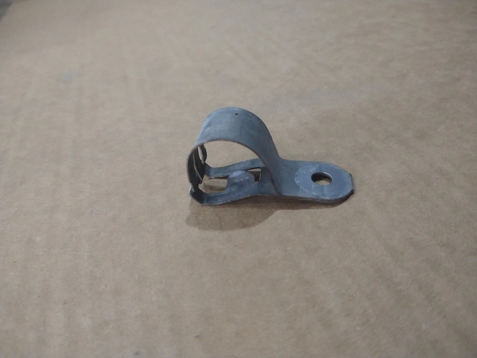 2010-2023 GM 6L80/6L90 Rear Wire Harness Retainer Clip MPN 24265080 image 3
