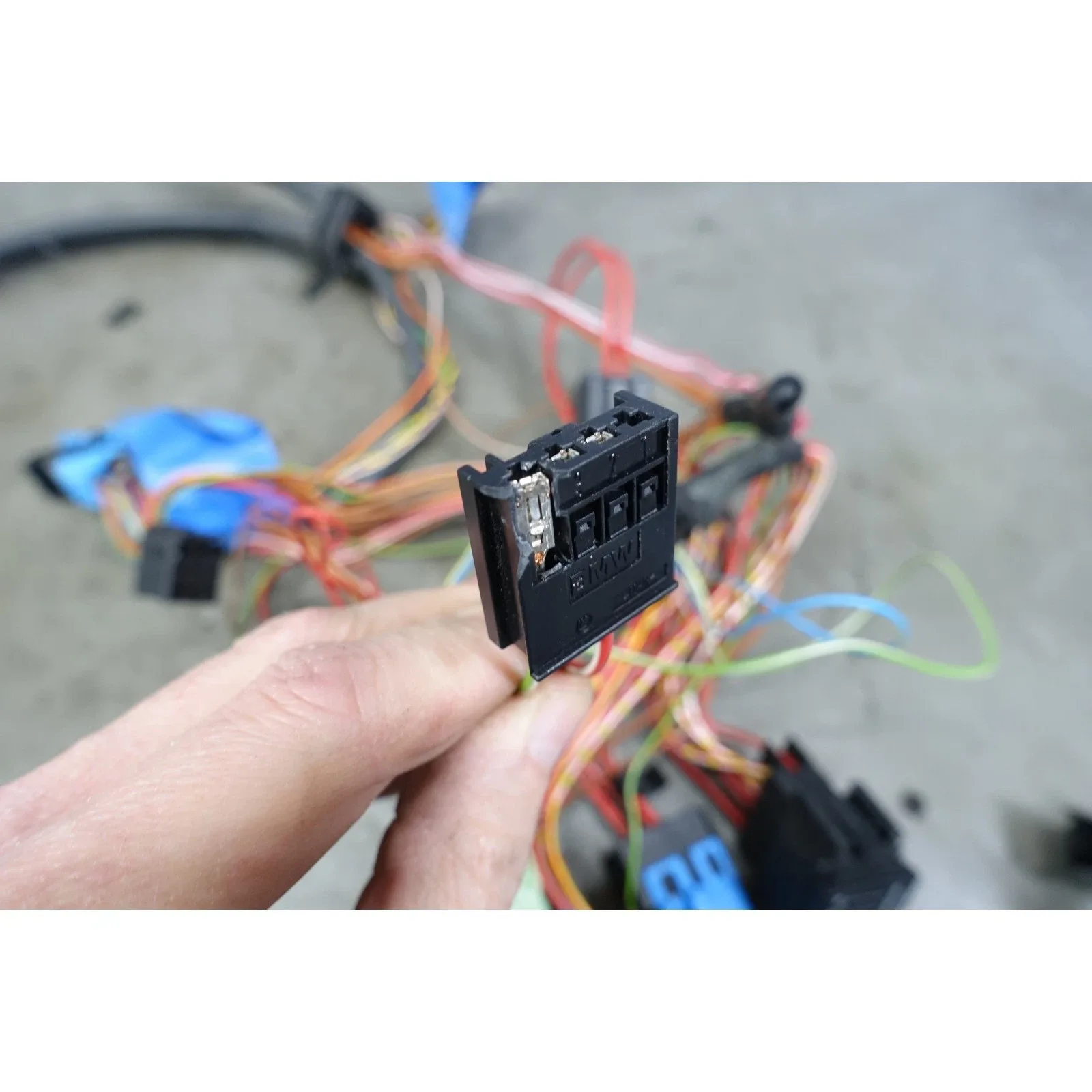 Damaged 2001-2002 BMW E46 3-Series M54 Automatic Transmission Wiring Harness OEM image 2