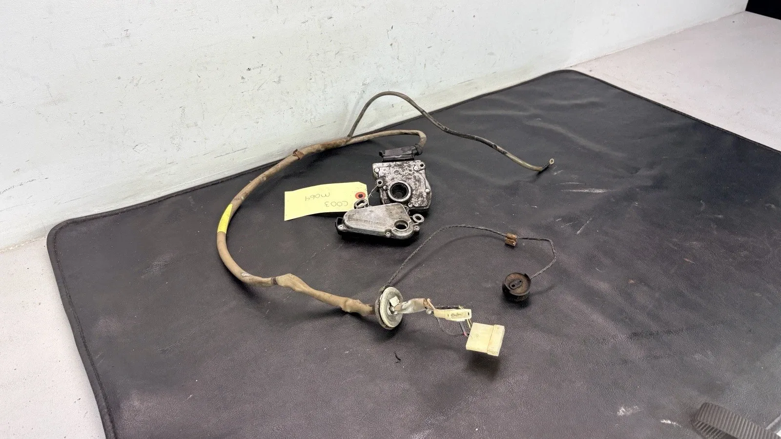 1983-1984 Porsche 928 Automatic Transmission Neutral Safety Switch with Wiring Harness image 3