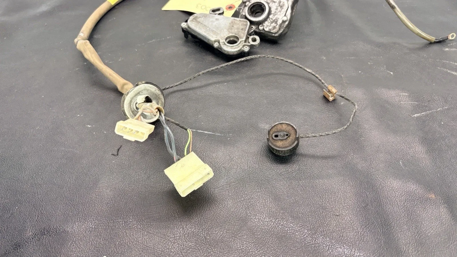 1983-1984 Porsche 928 Automatic Transmission Neutral Safety Switch with Wiring Harness image 4