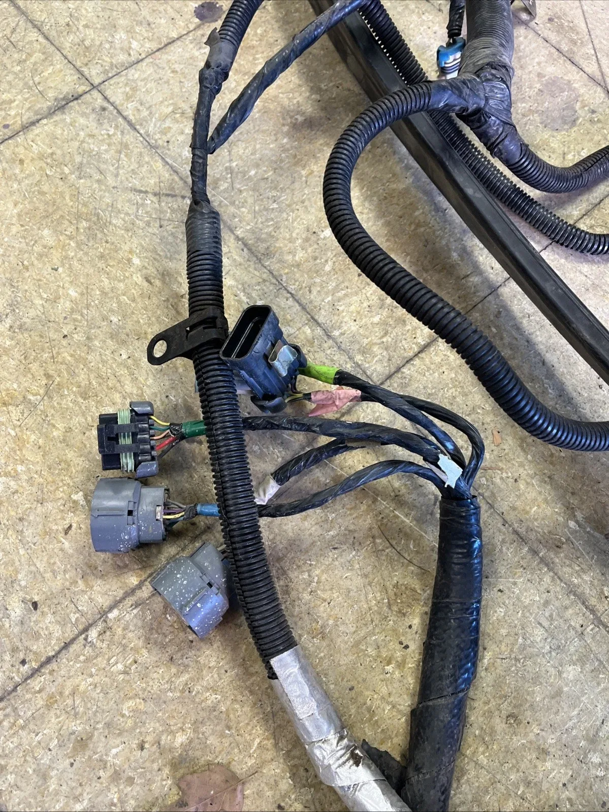97-04 CORVETTE C5 OEM TRANSMISSION TUNNEL WIRING HARNESS A/T USED image 3