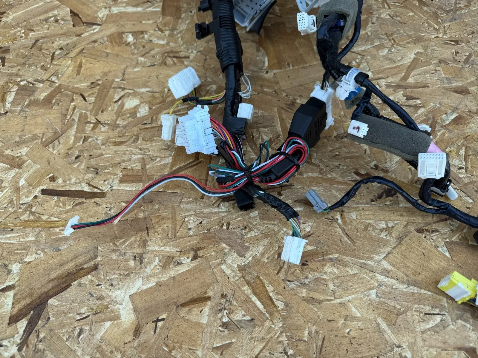 2017-2022 Infiniti Q60 RWD Engine Bay Adaptive Wiring Harness MPN 24010-5CH3A image 2