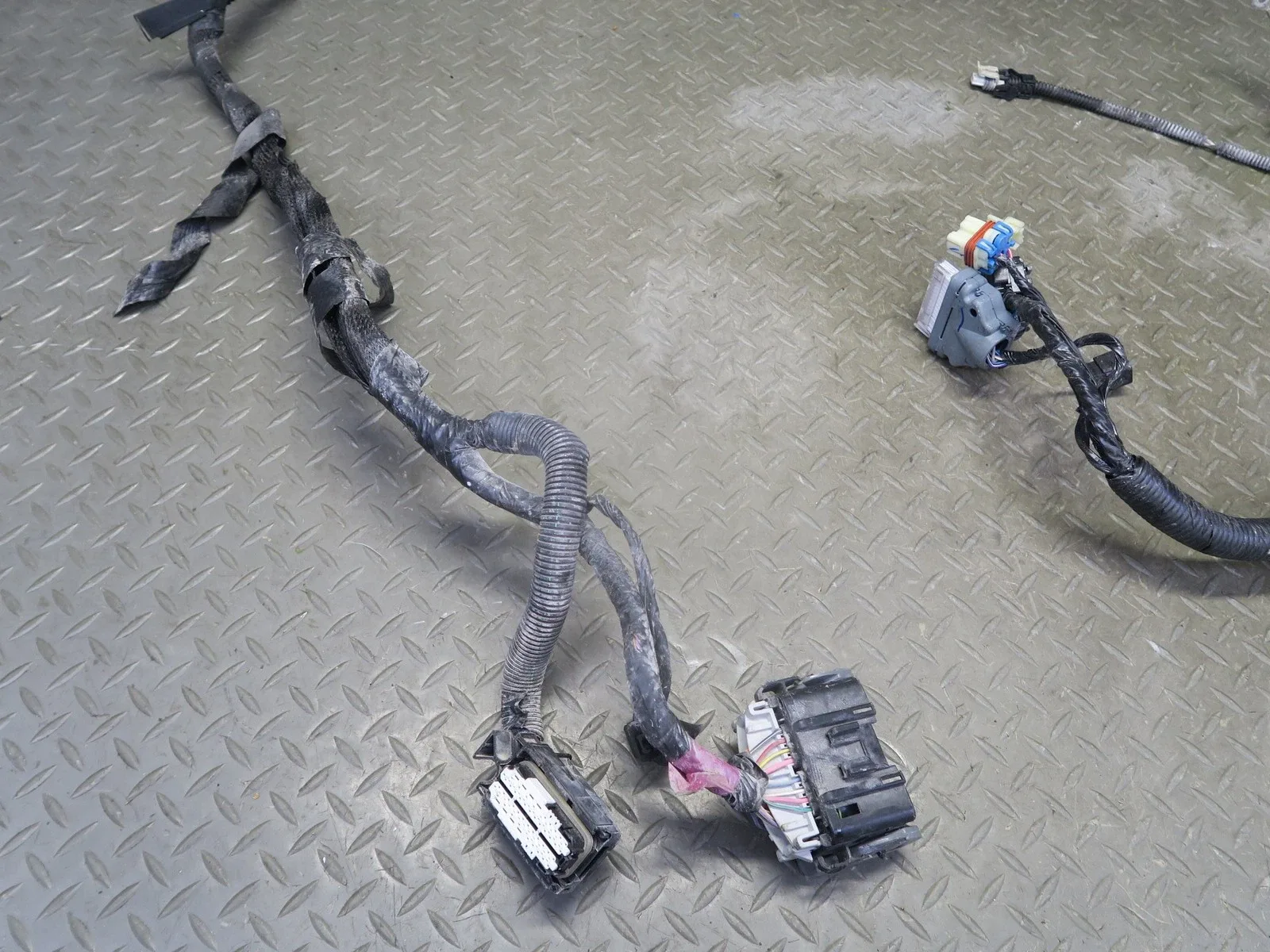 2005 CADILLAC XLR 5L50-E A/T AUTOMATIC TRANSMISSION WIRE WIRING HARNESS image 4
