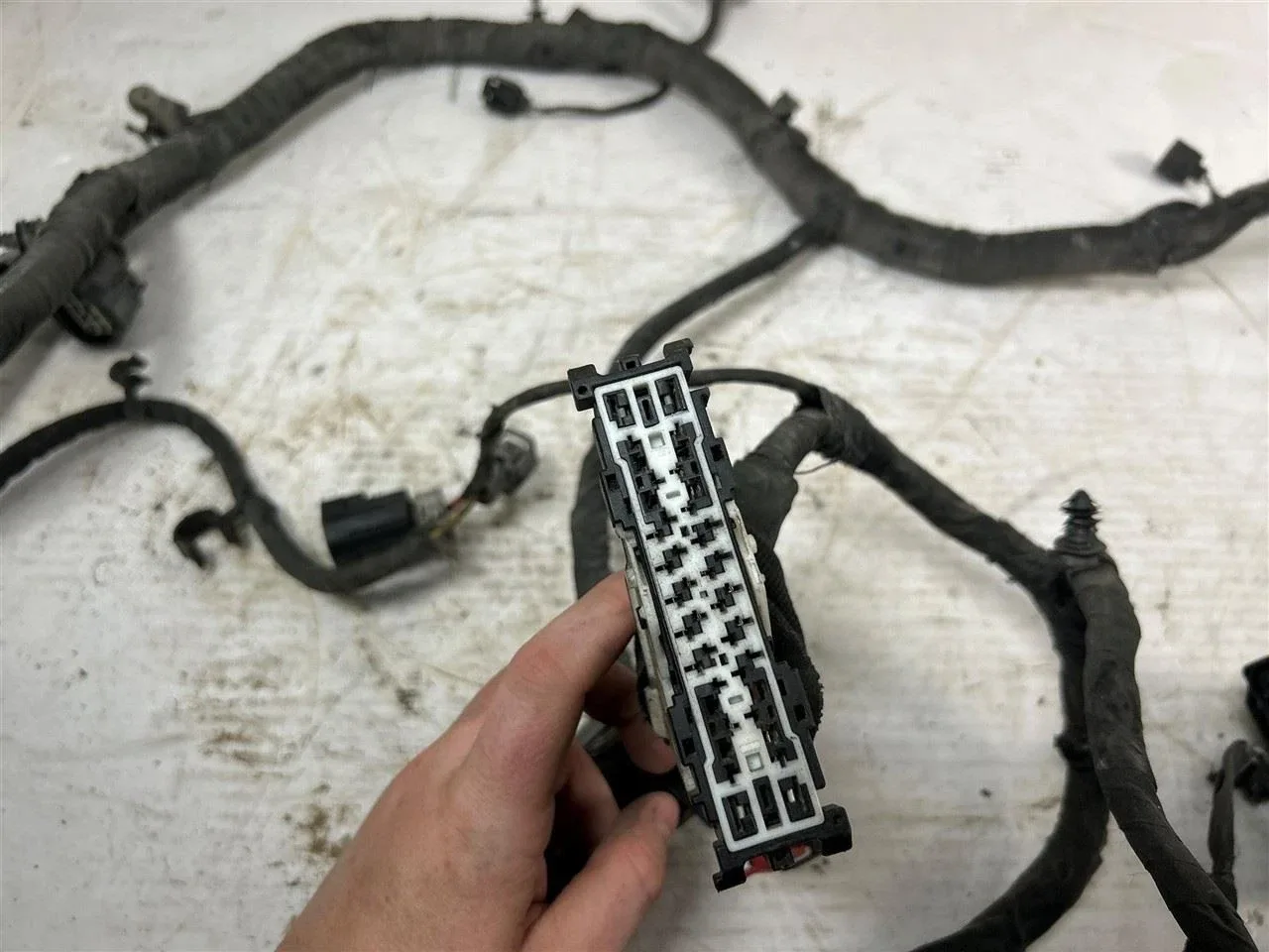 2021 RAM 2500 68RFE 4x4 Transmission Wire Harness Used OEM image 2