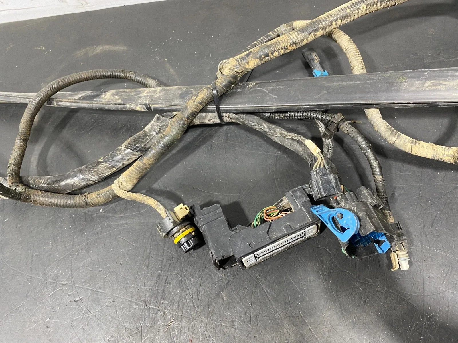 2012 CORVETTE C6 GRANDSPORT OEM TRANSMISSION TUNNEL WIRING HARNESS 22791040 USED image 3