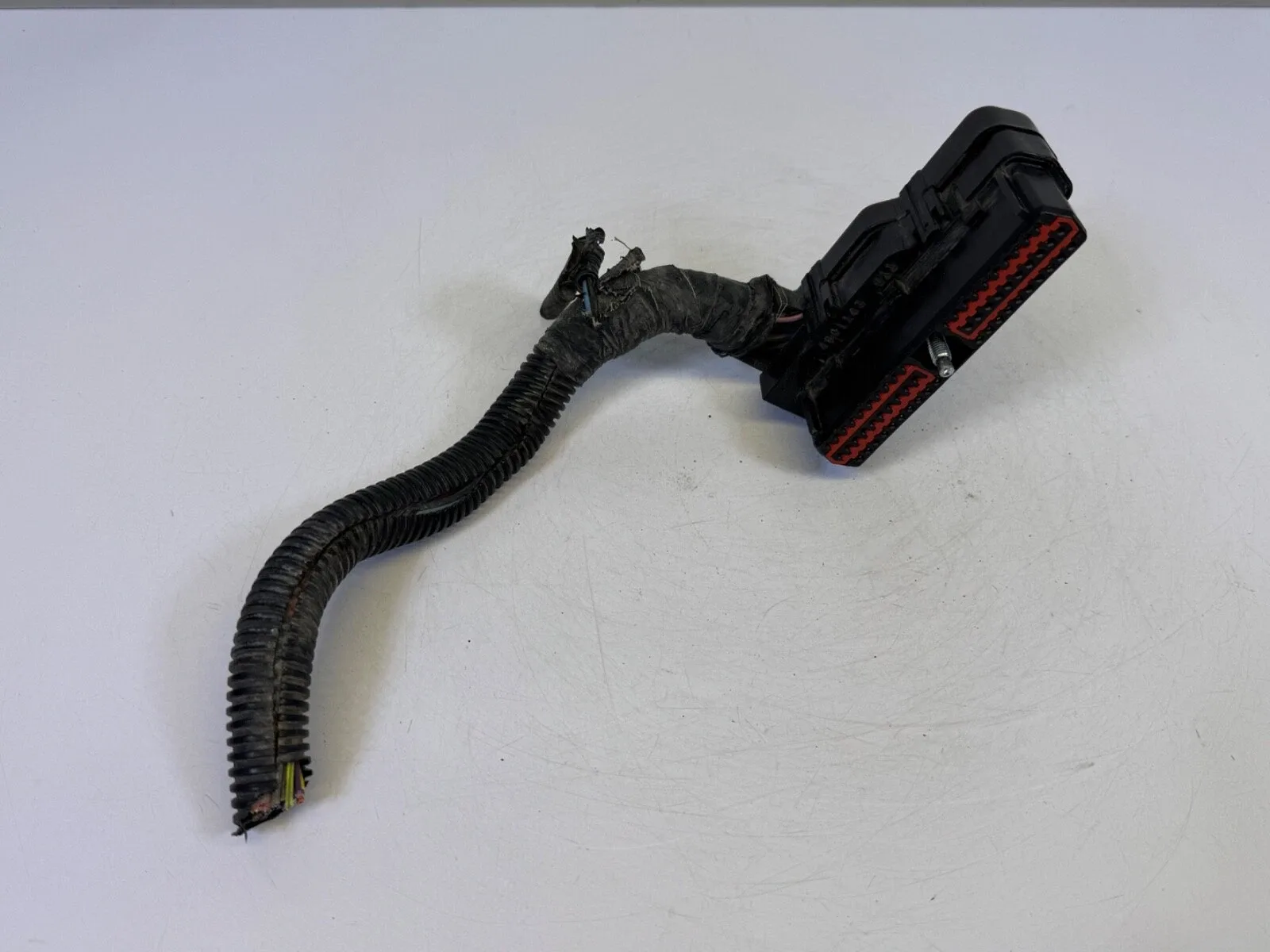 2001 Chrysler PT Cruiser 4 Cyl 2.4L TCU WIRING HARNESS PLUG CONNECTOR OEM.