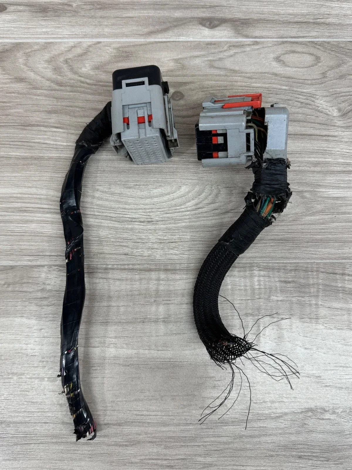2002 Chrysler PT Cruiser 2.4L 4 Cyl TCU WIRING HARNESS PLUG CONNECTOR OEM.