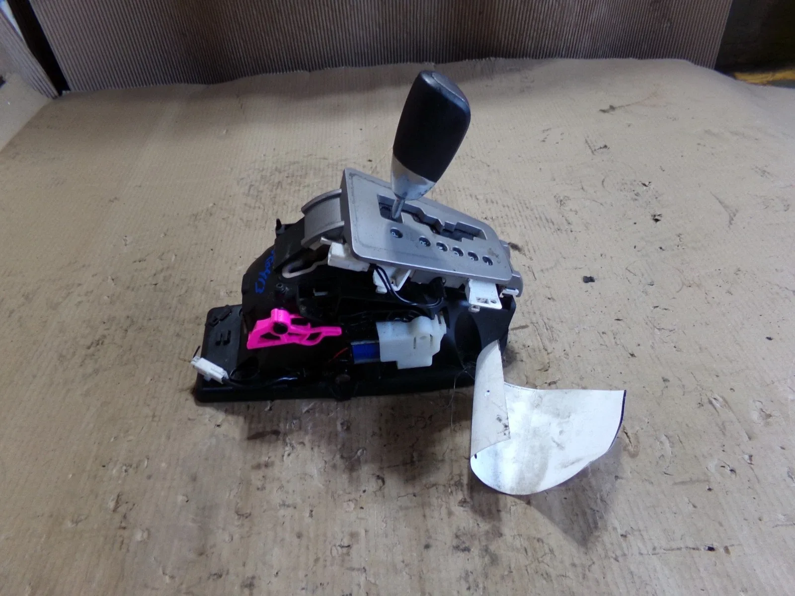 2008 -2010 dodge avenger shifter AUTOMATIC image 2