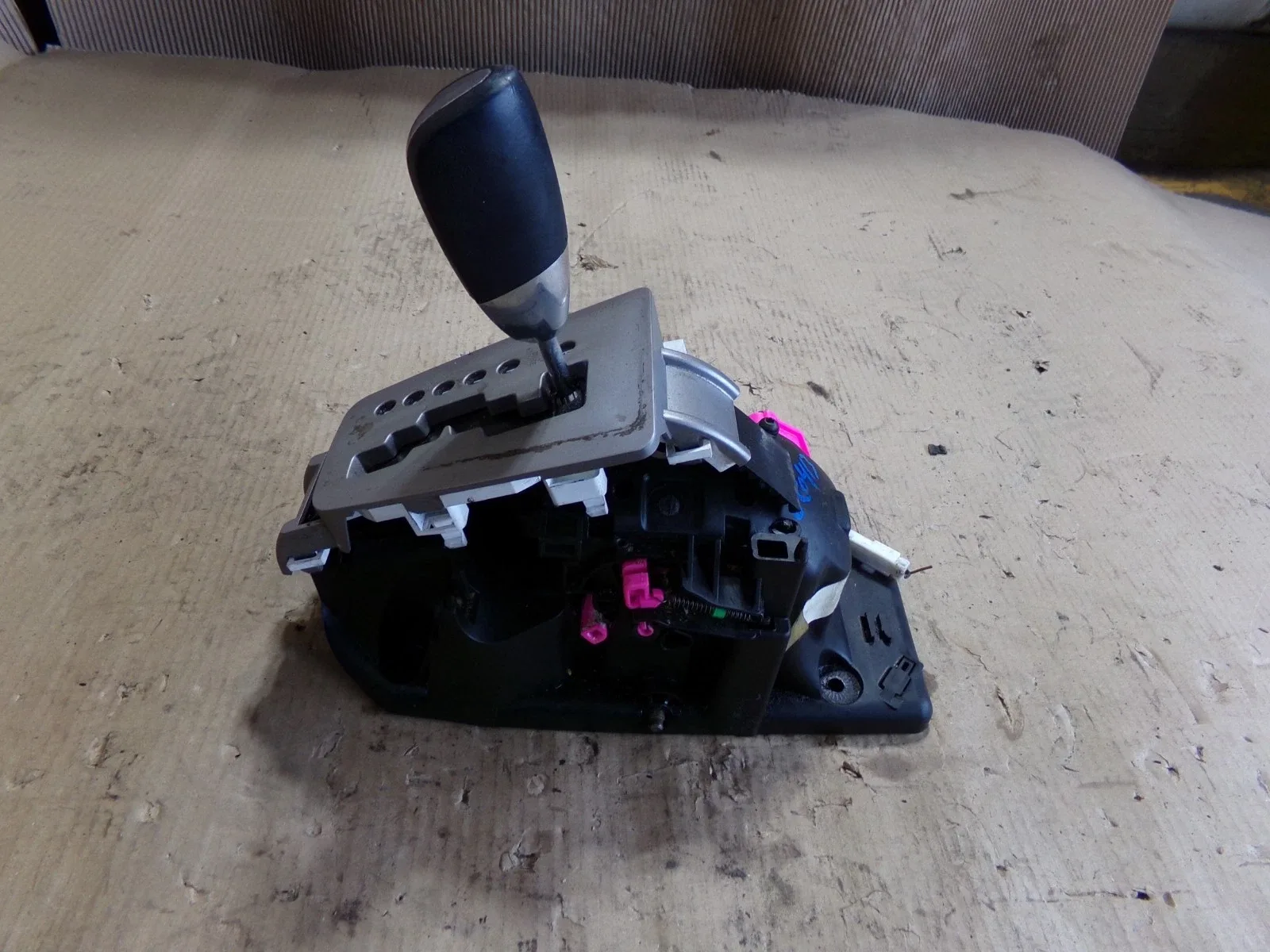 2008 -2010 dodge avenger shifter AUTOMATIC image 4