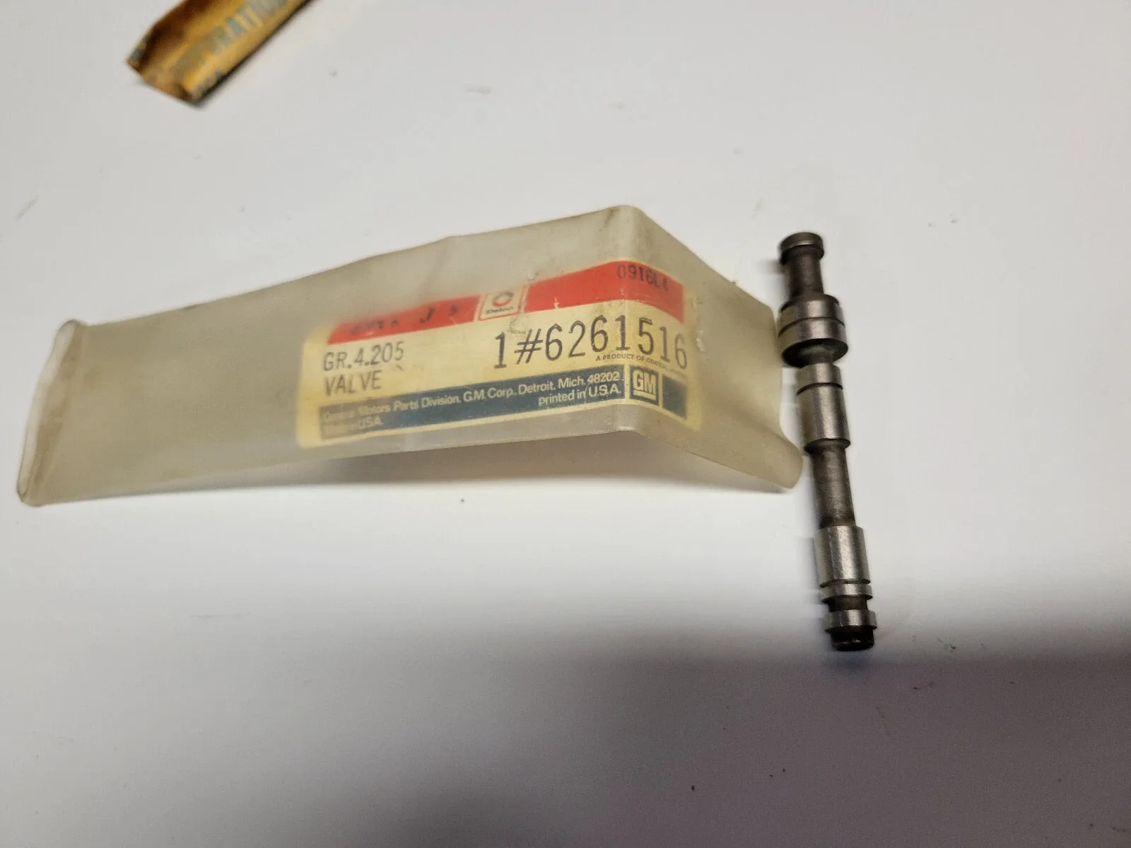 NEW Genuine GM OEM NOS Auto Transmission Vacuum Modulator Valve  6261516