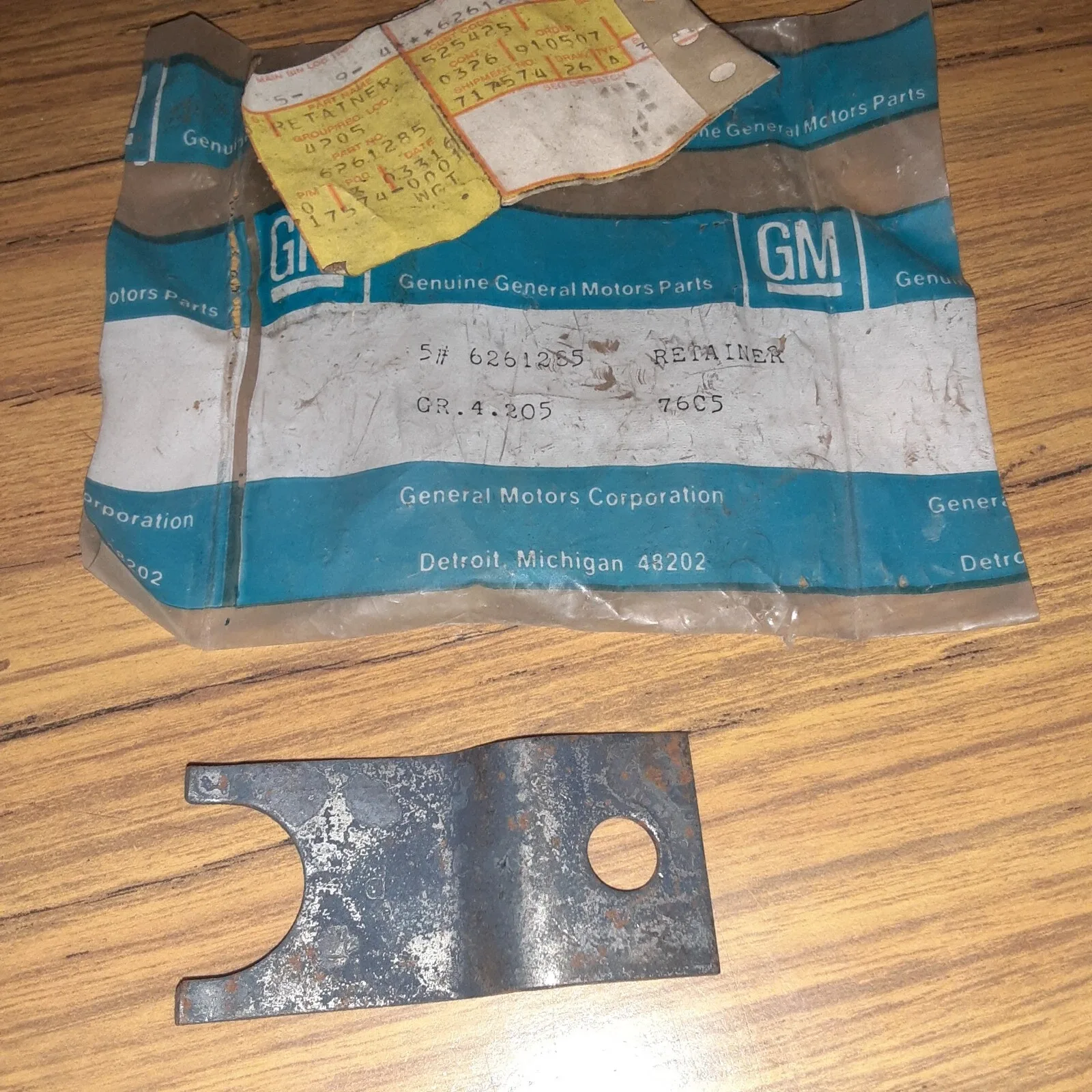 1 GM TH350 TH350C Vacuum Modulator Hold Down Bracket Retaining Clip 6261285 F5 image 2