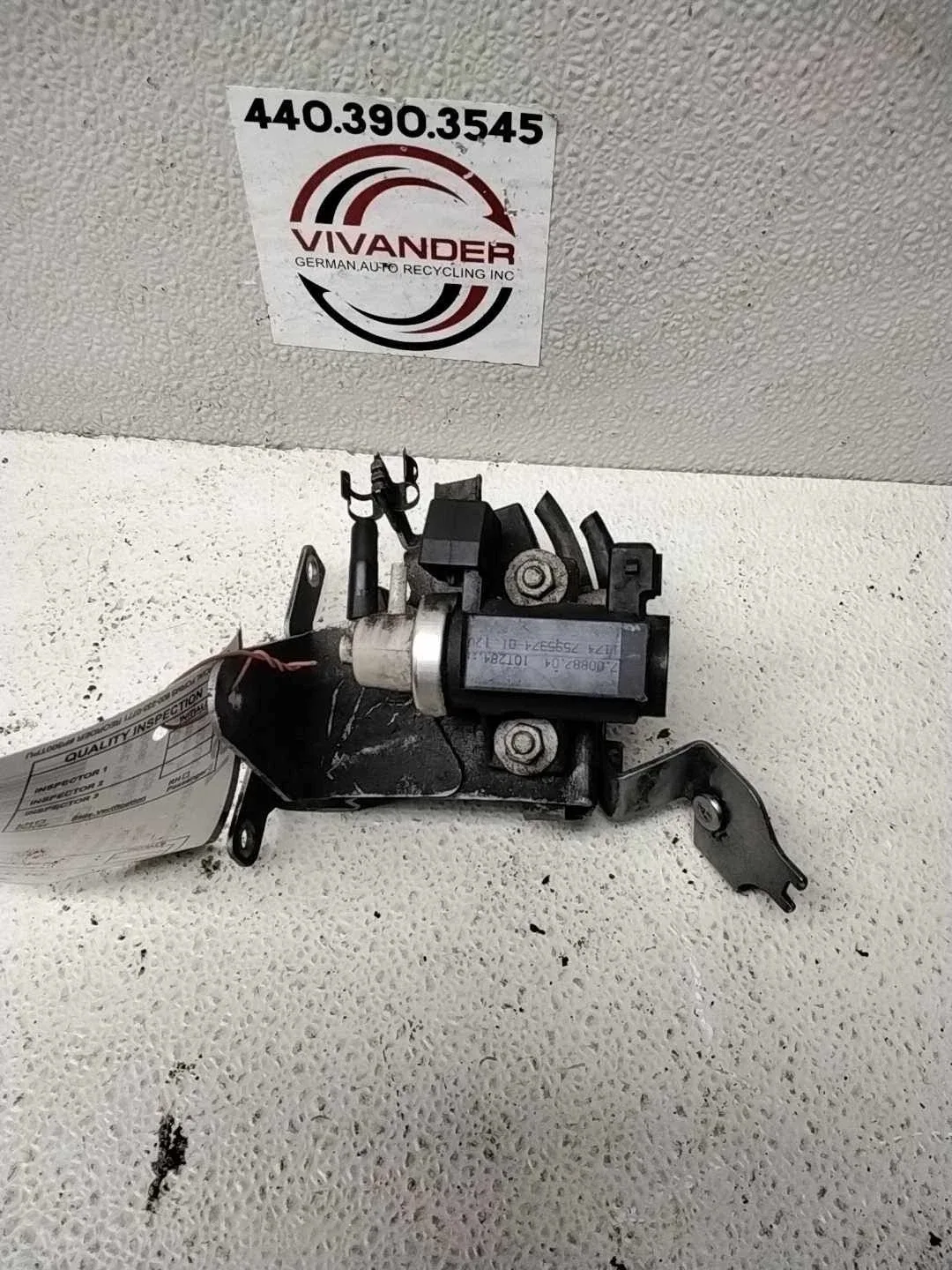 08 BMW 535I Vacuum Modulator image 2