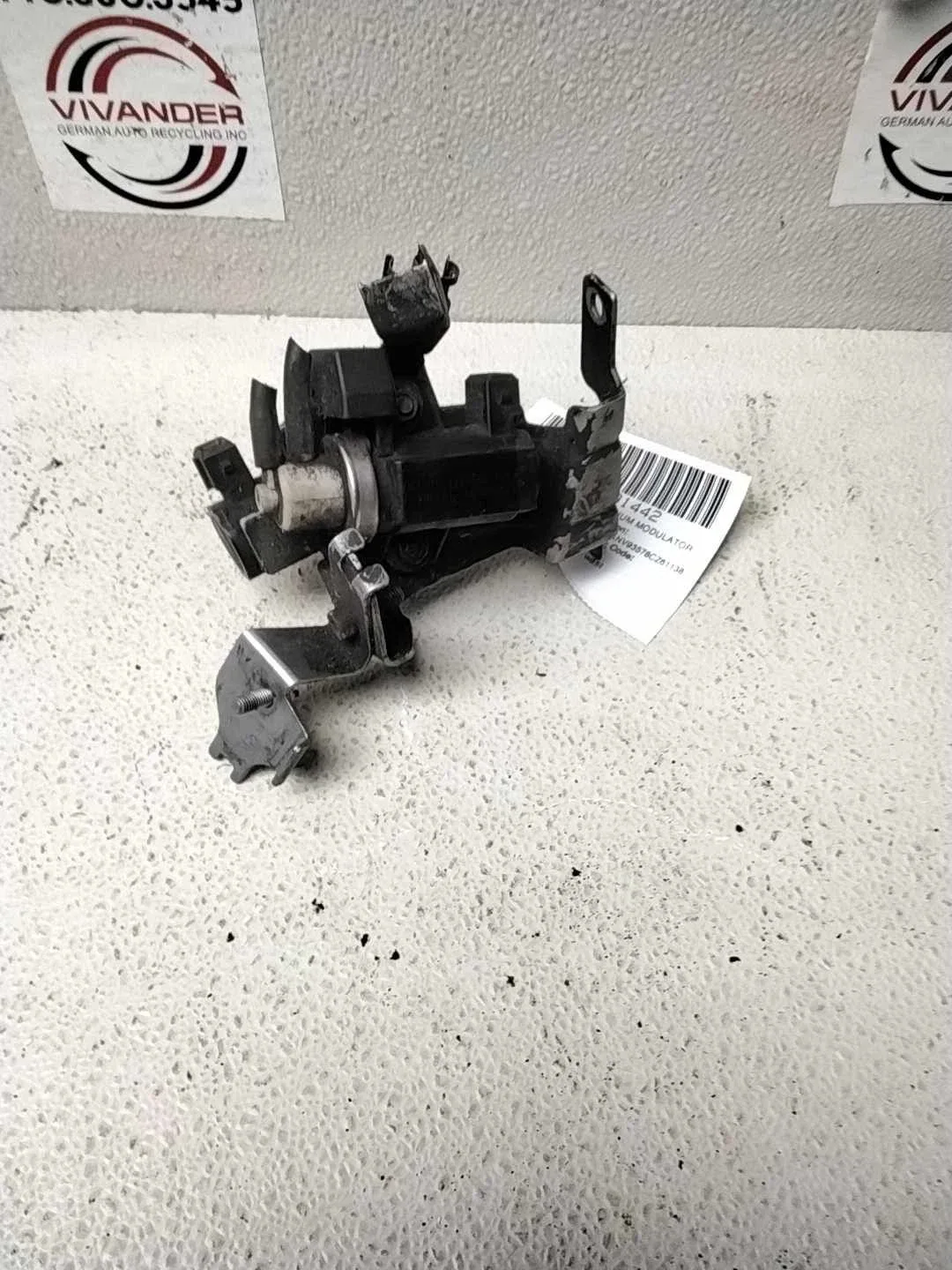 08 BMW 535I Vacuum Modulator