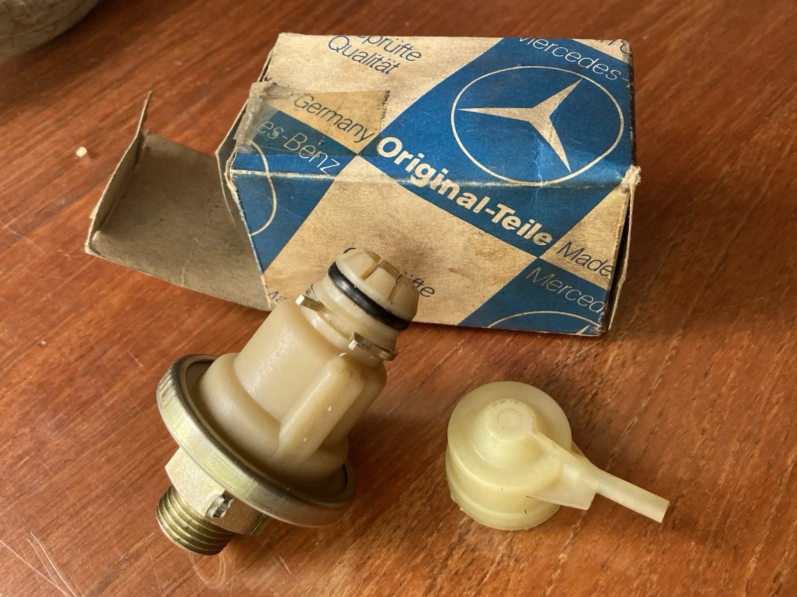 NOS Mercedes Transmission Vacuum Modulator W123 W460 W116 450SE 722/720 280 M110