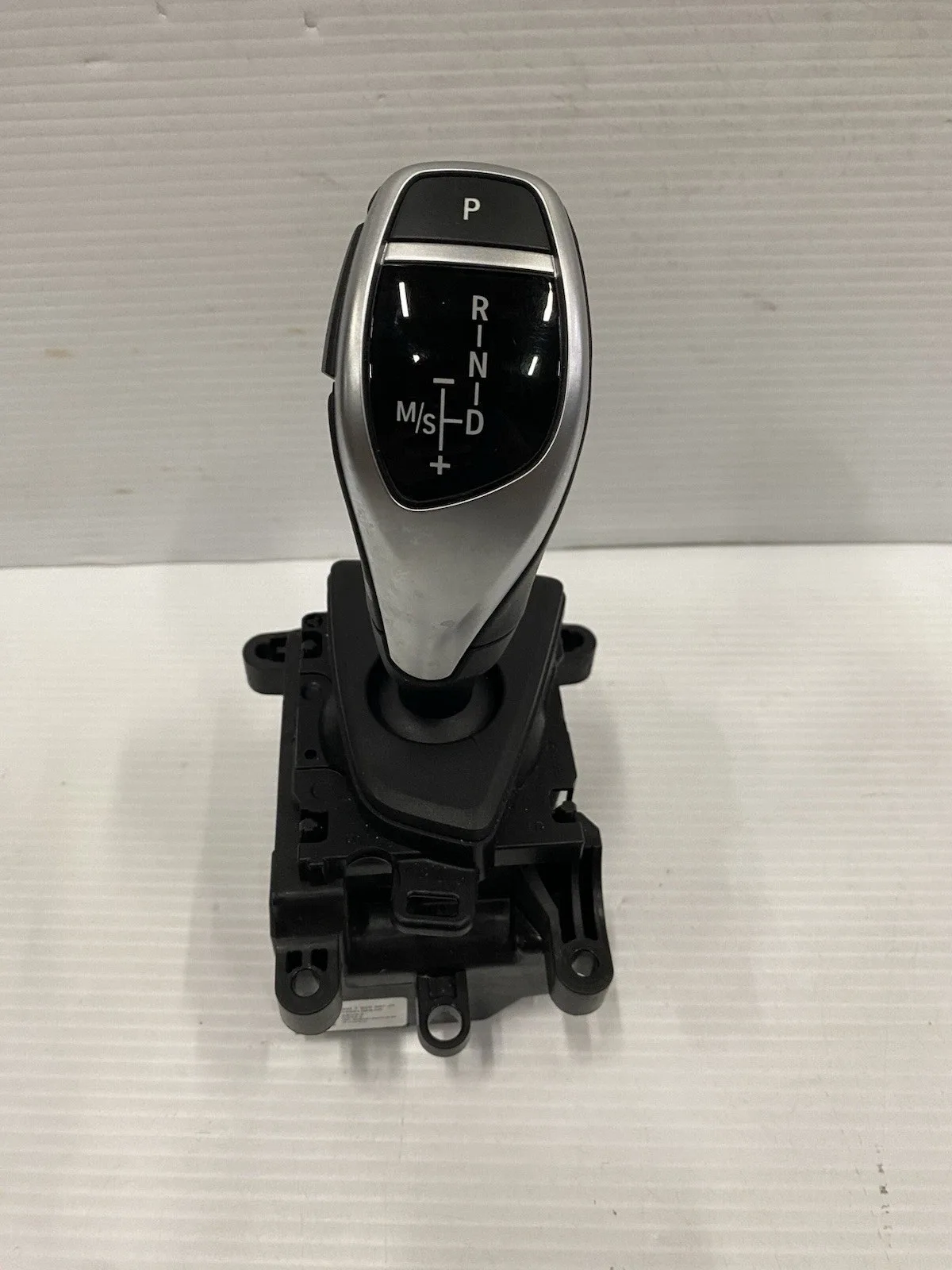 2017-2019 BMW 330I GT AUTOMATIC TRANSMISSION GEAR SHIFTER SELECTOR OEM 7950387 image 3