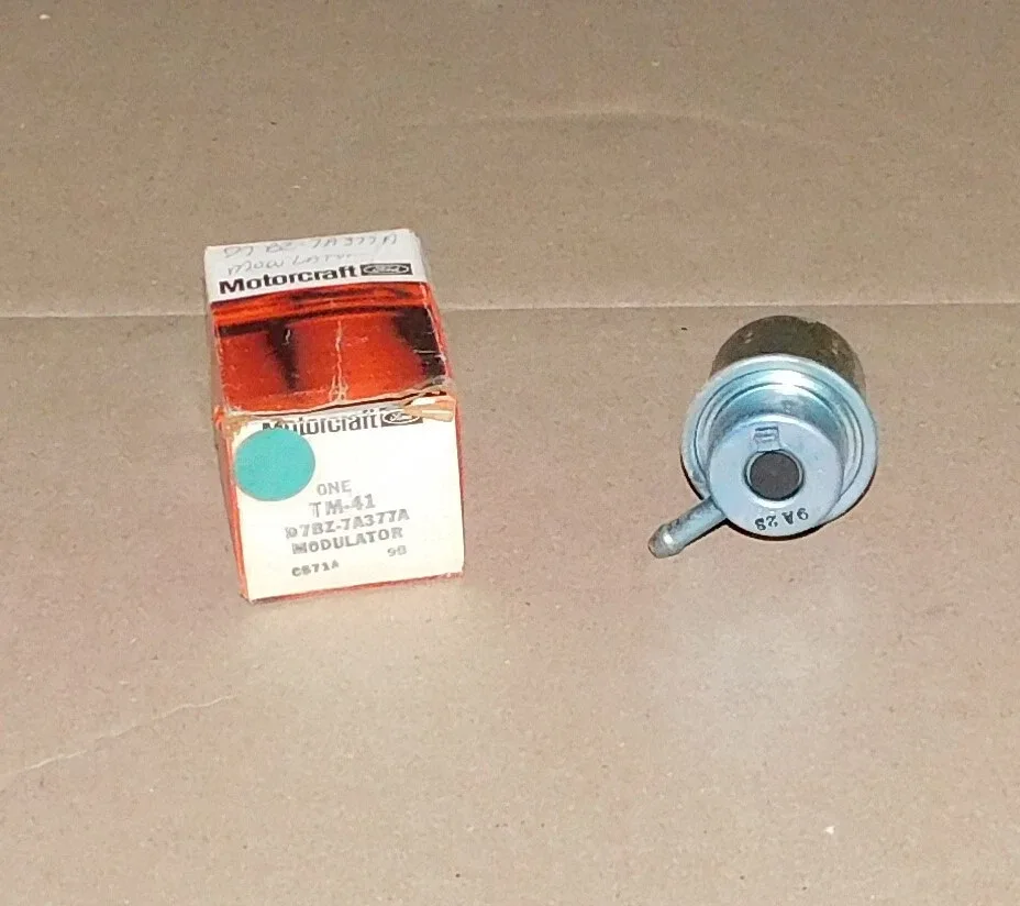 1975-86 Ford Automatic Transmission Vacuum Modulator image 2