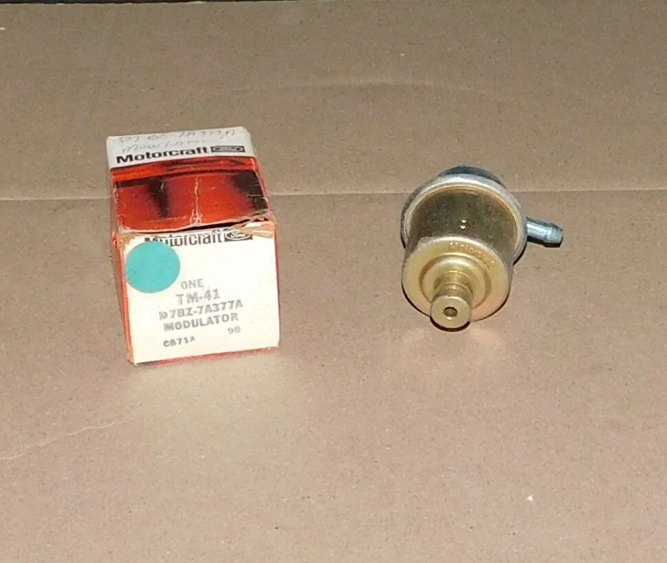1975-86 Ford Automatic Transmission Vacuum Modulator