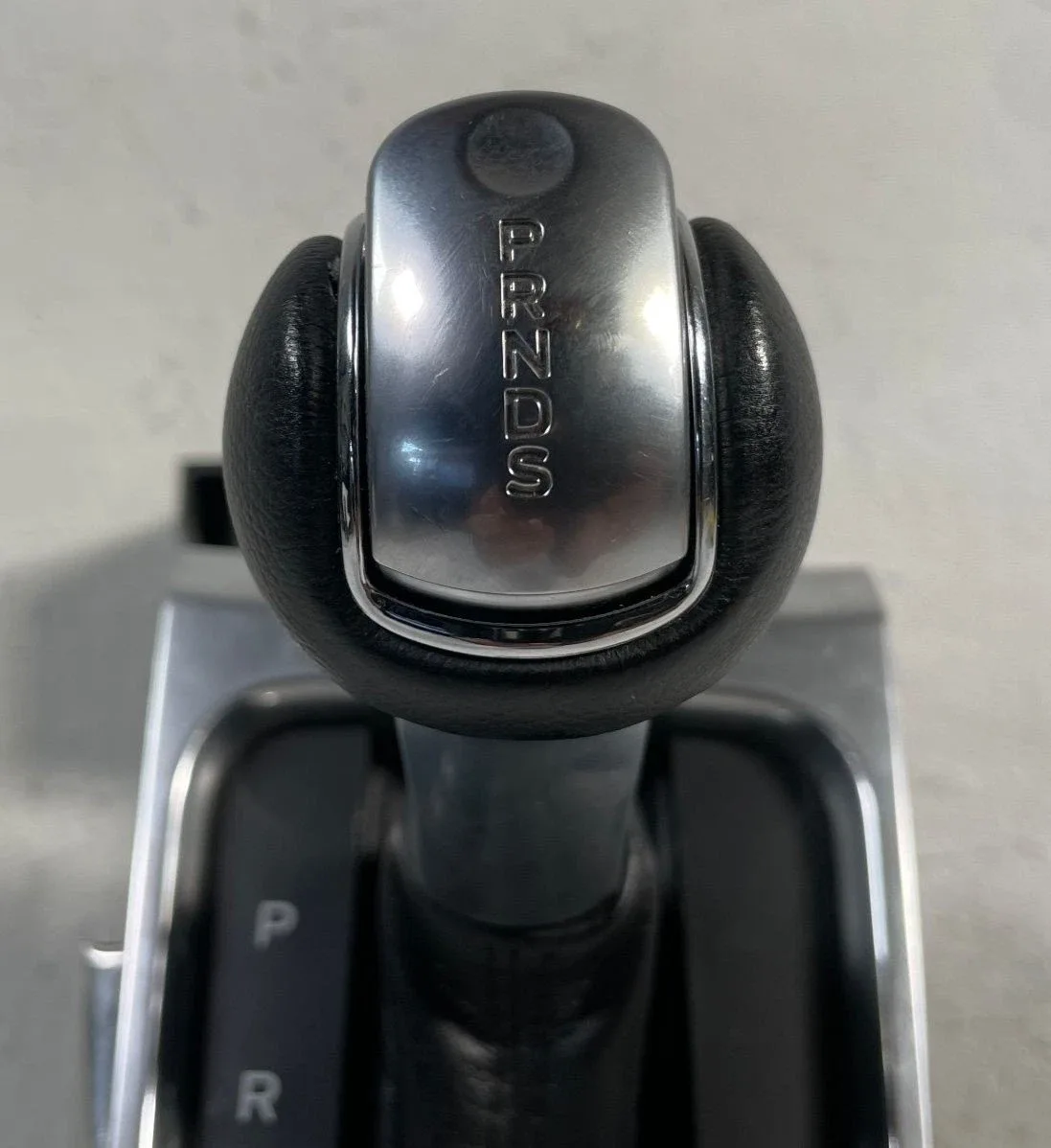 2018 - 2023 FORD MUSTANG AUTO TRANSMISSION GEAR SHIFTER ASSEMBLY # 113515 image 4