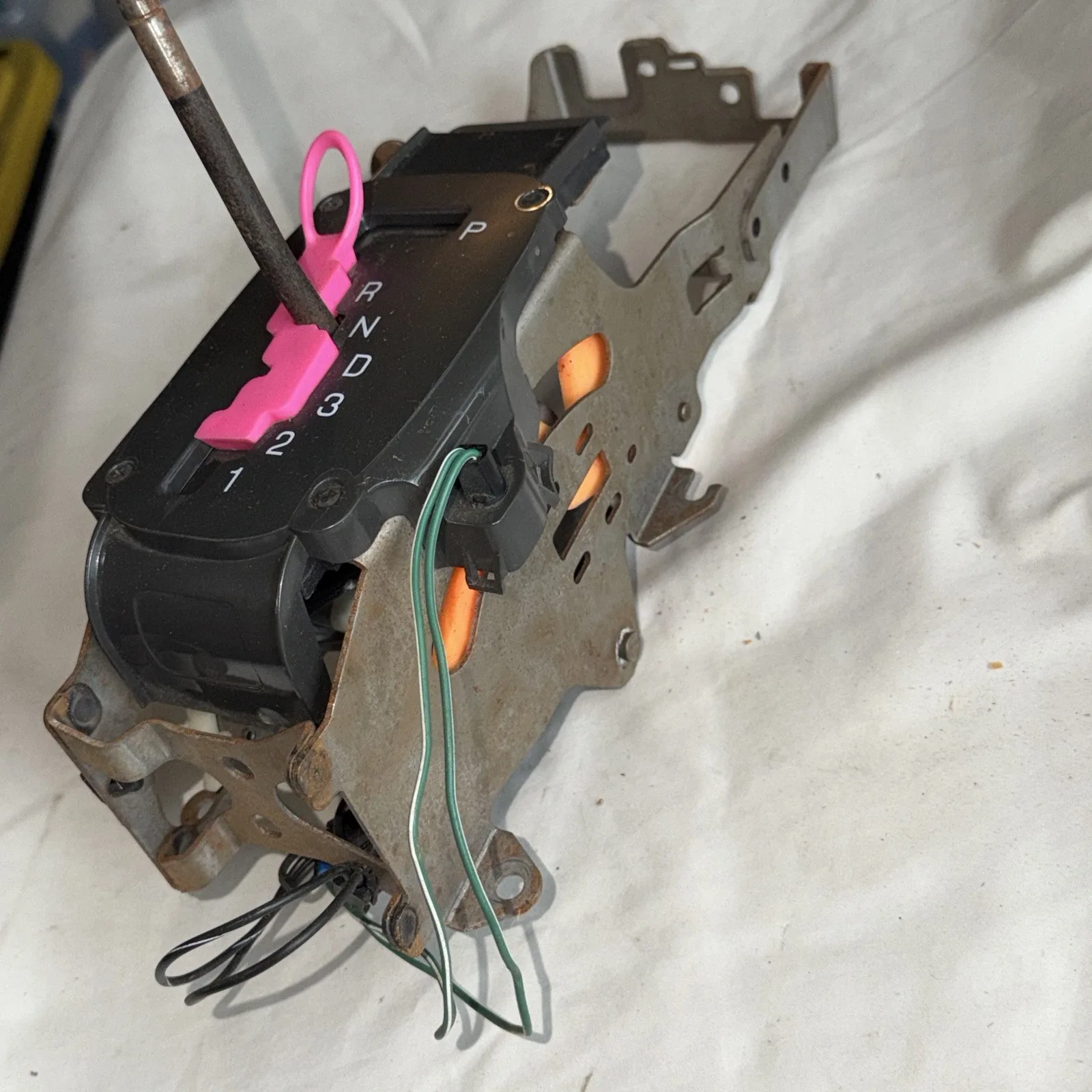 New OEM GM 25927245 Automatic Shift Lever Assembly 2006-2011 Cadillac DTS NOS image 3