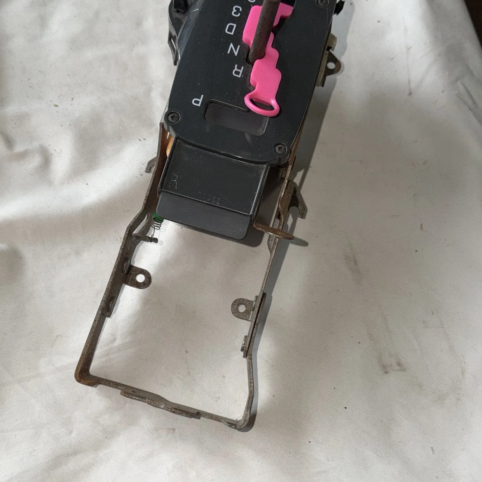 New OEM GM 25927245 Automatic Shift Lever Assembly 2006-2011 Cadillac DTS NOS image 4