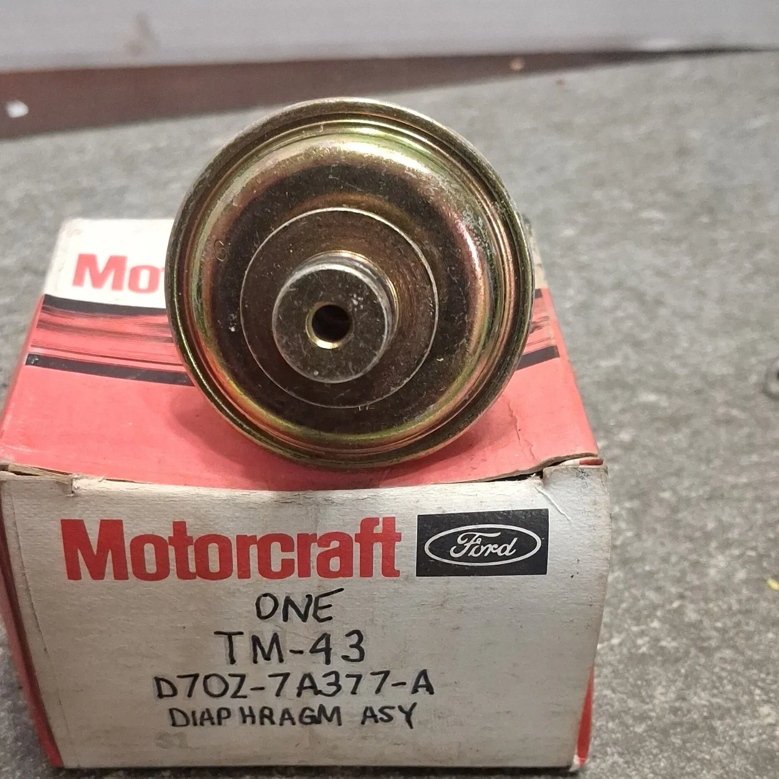 Automatic transmission vacuum modulator valve image 2