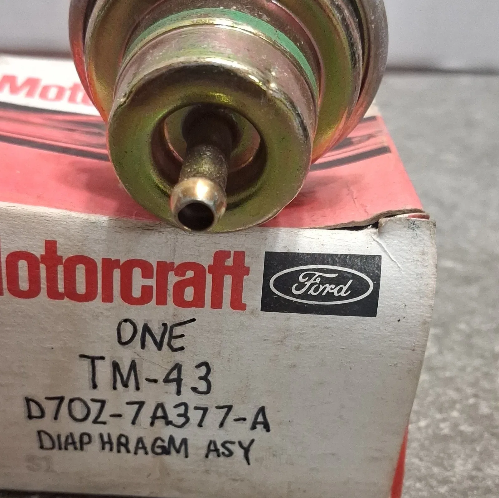 Automatic transmission vacuum modulator valve image 3