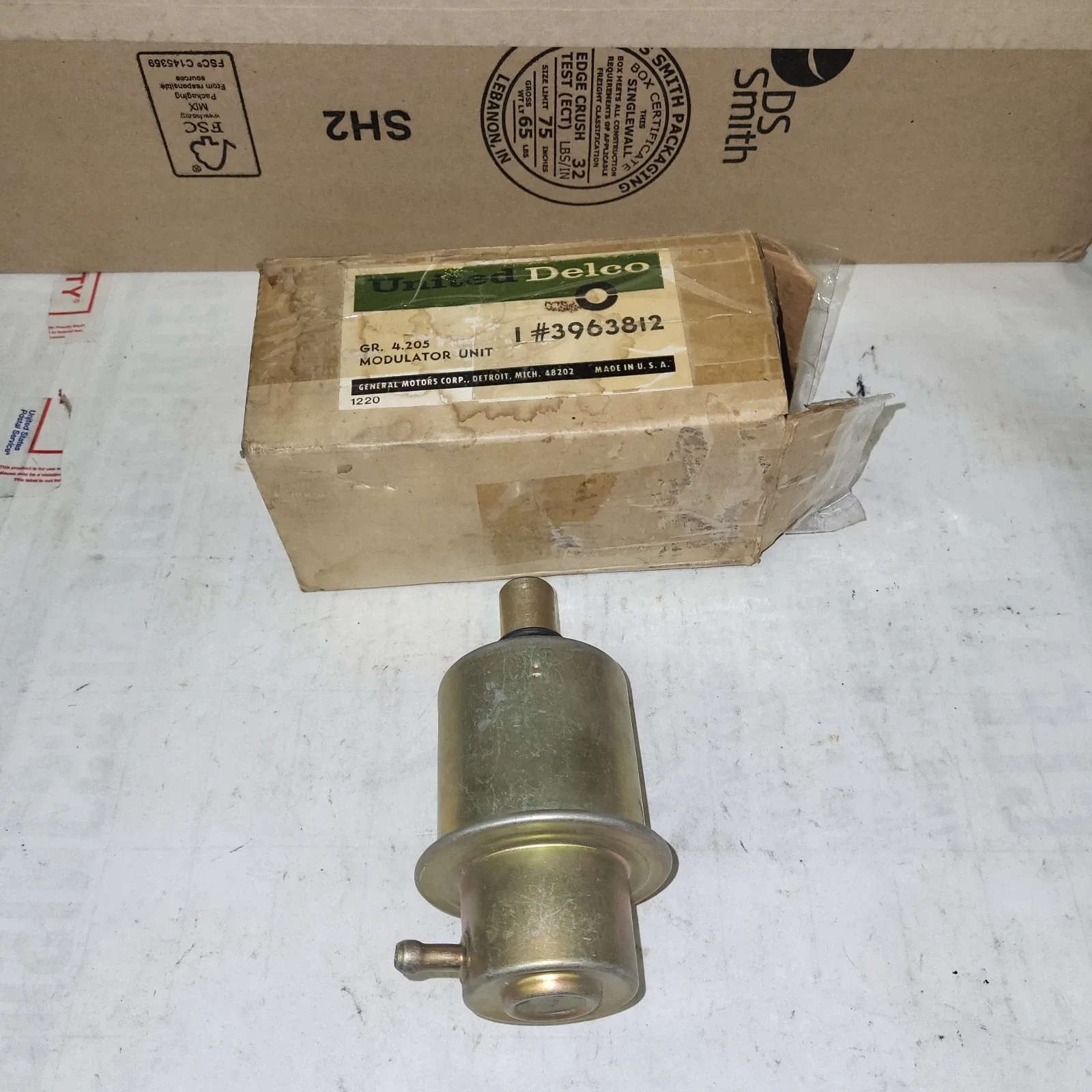 NOS 1970-72 Chevy Camaro Z28 Corvette Chevelle LS6 TH400 Delco Modulator 3963812